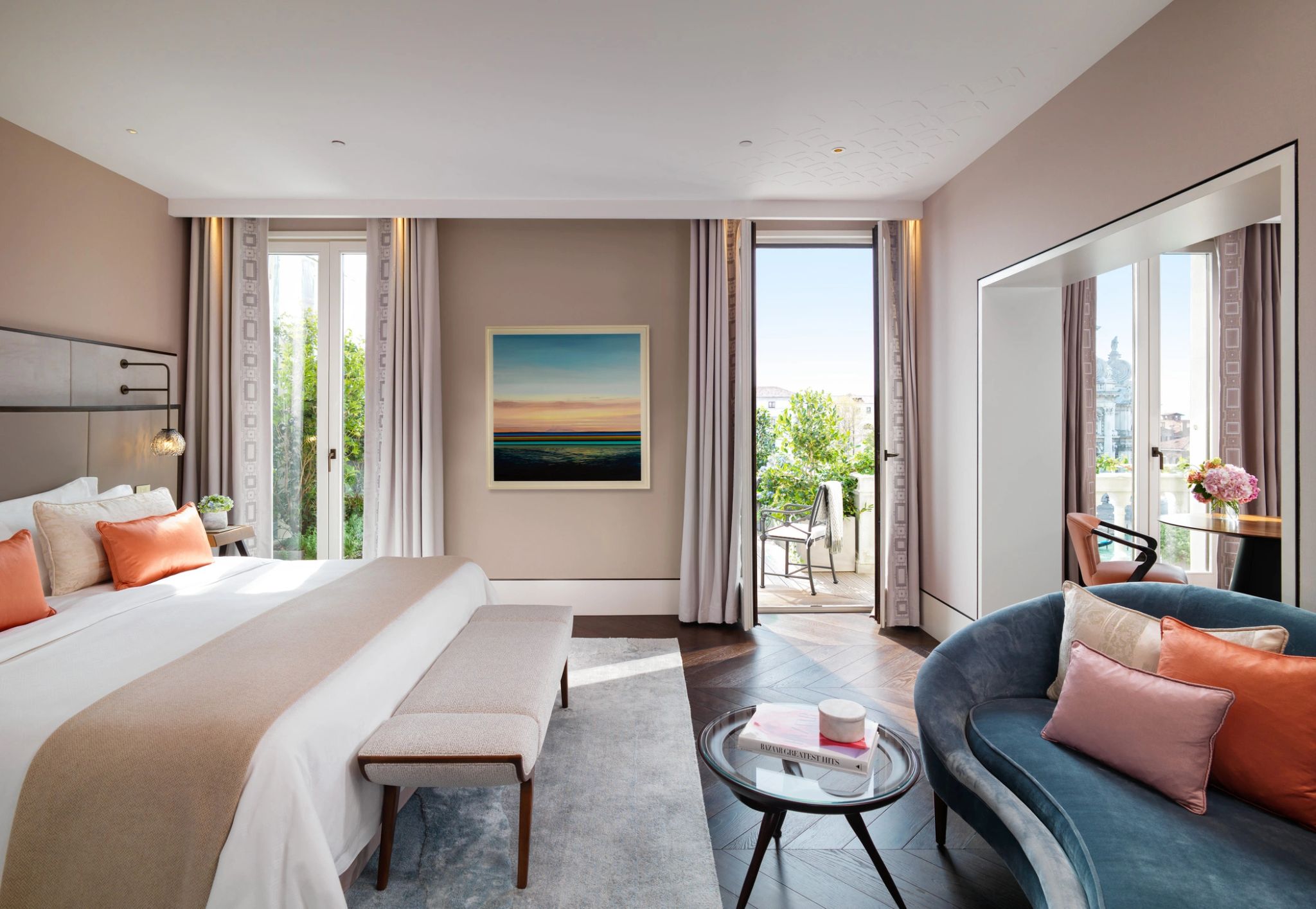 Terrace Grand Canal Suite area de estar – cama king – vista suite