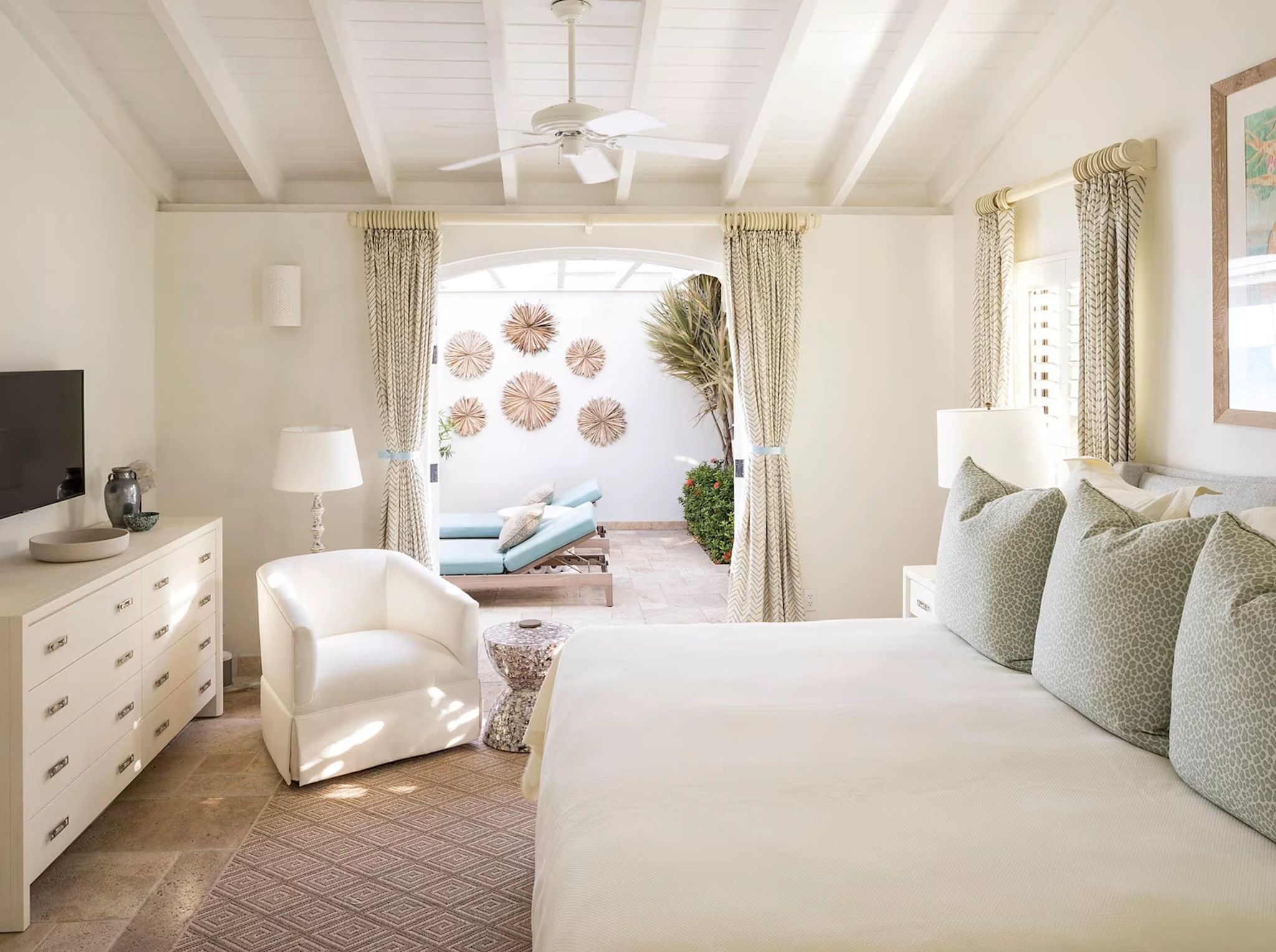 cama king size - quarto casal clean - suite tom claro