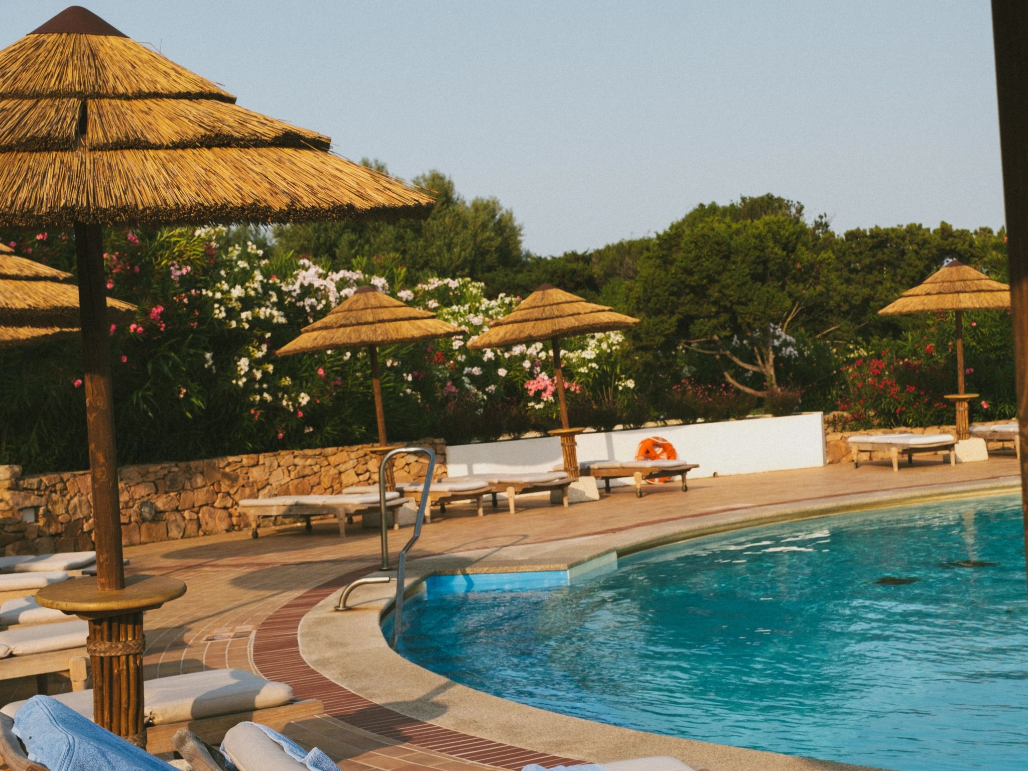 area de lazer hotel – piscina hotel – piscina com vista