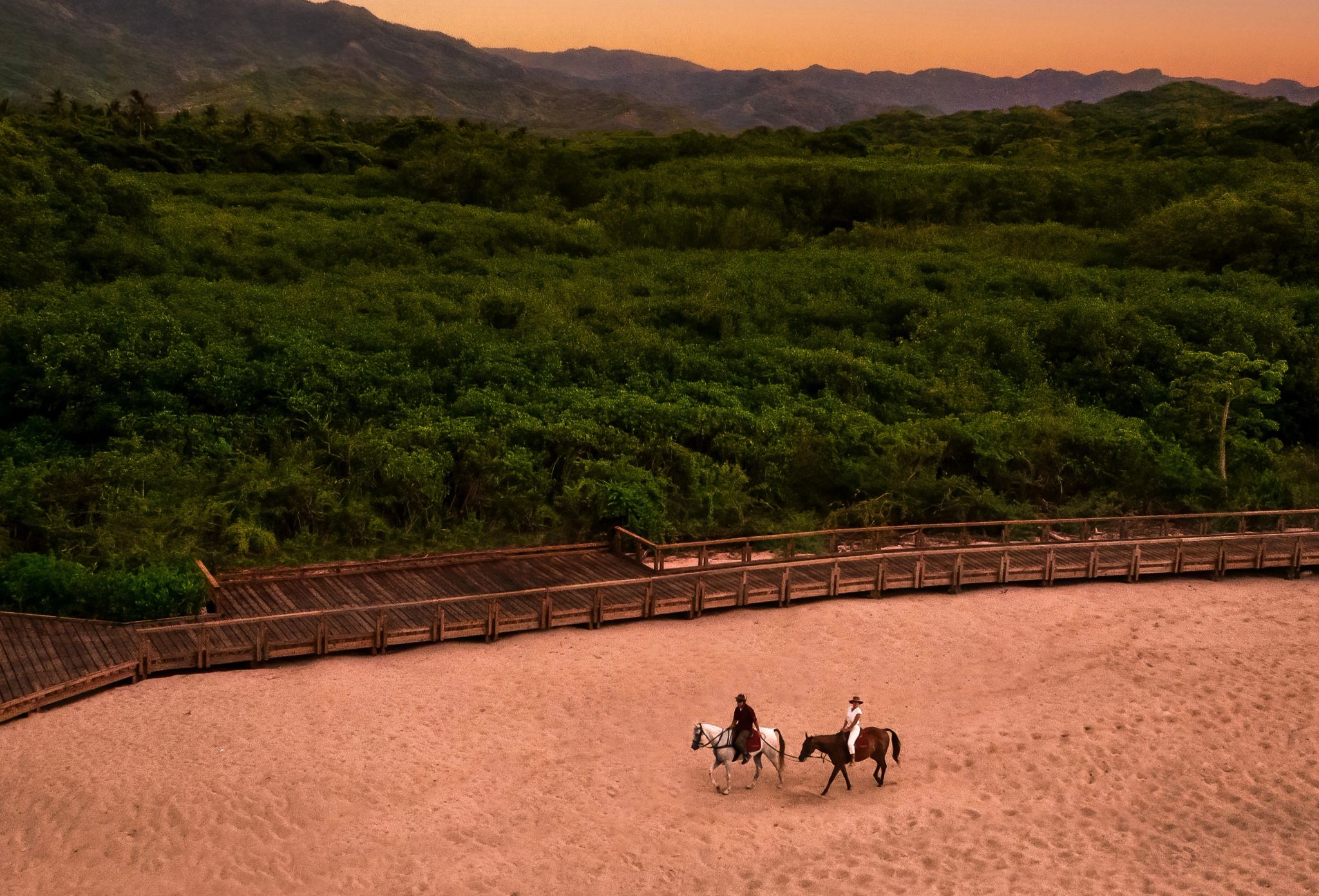 passeio a cavalo – equitaçao -  clube de equitaçao - atividades de lazer - lazer no mexico 