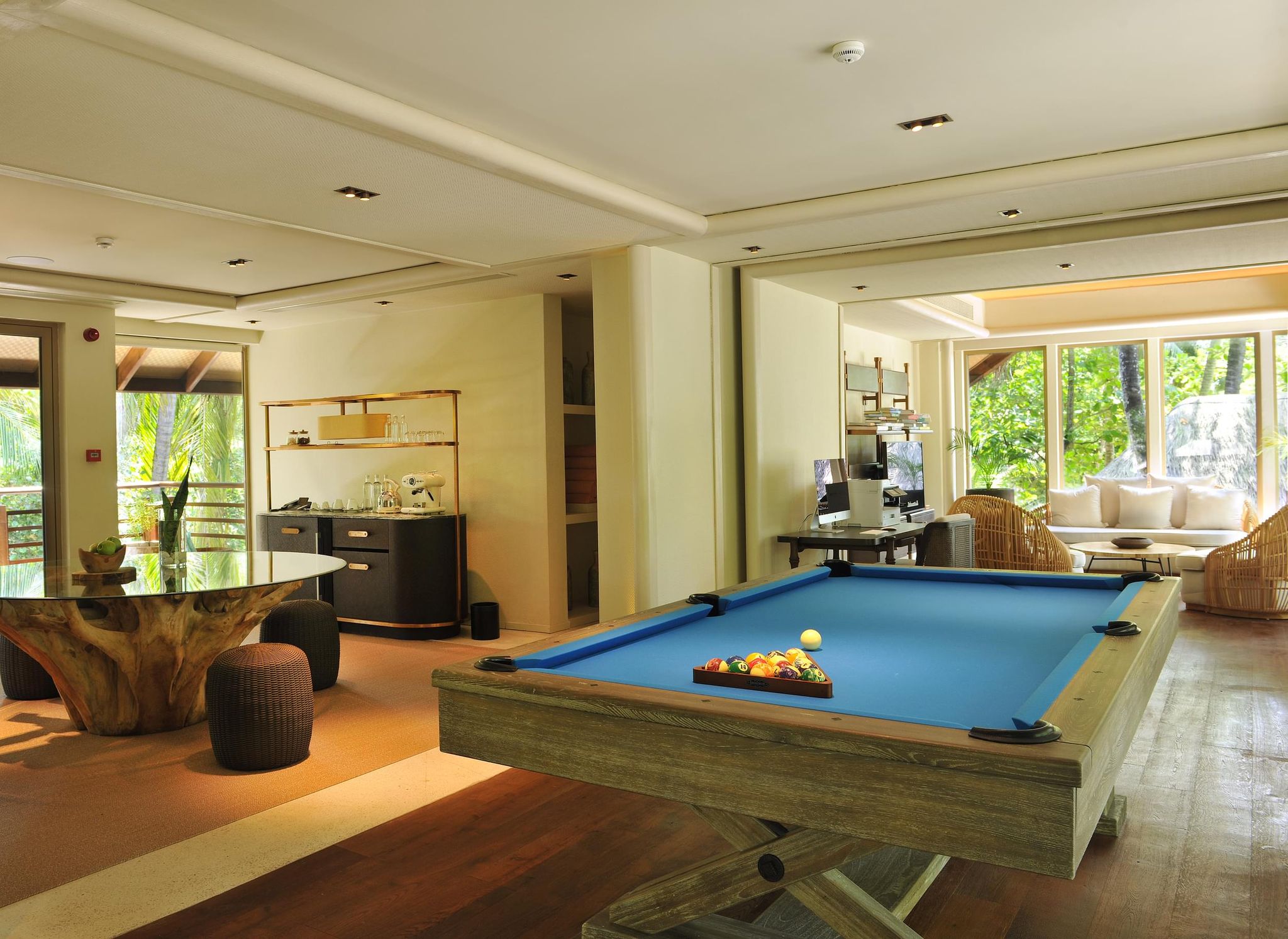 sala de jogos - mesa de bilhar - atividades de lazer - lazer nas maldivas