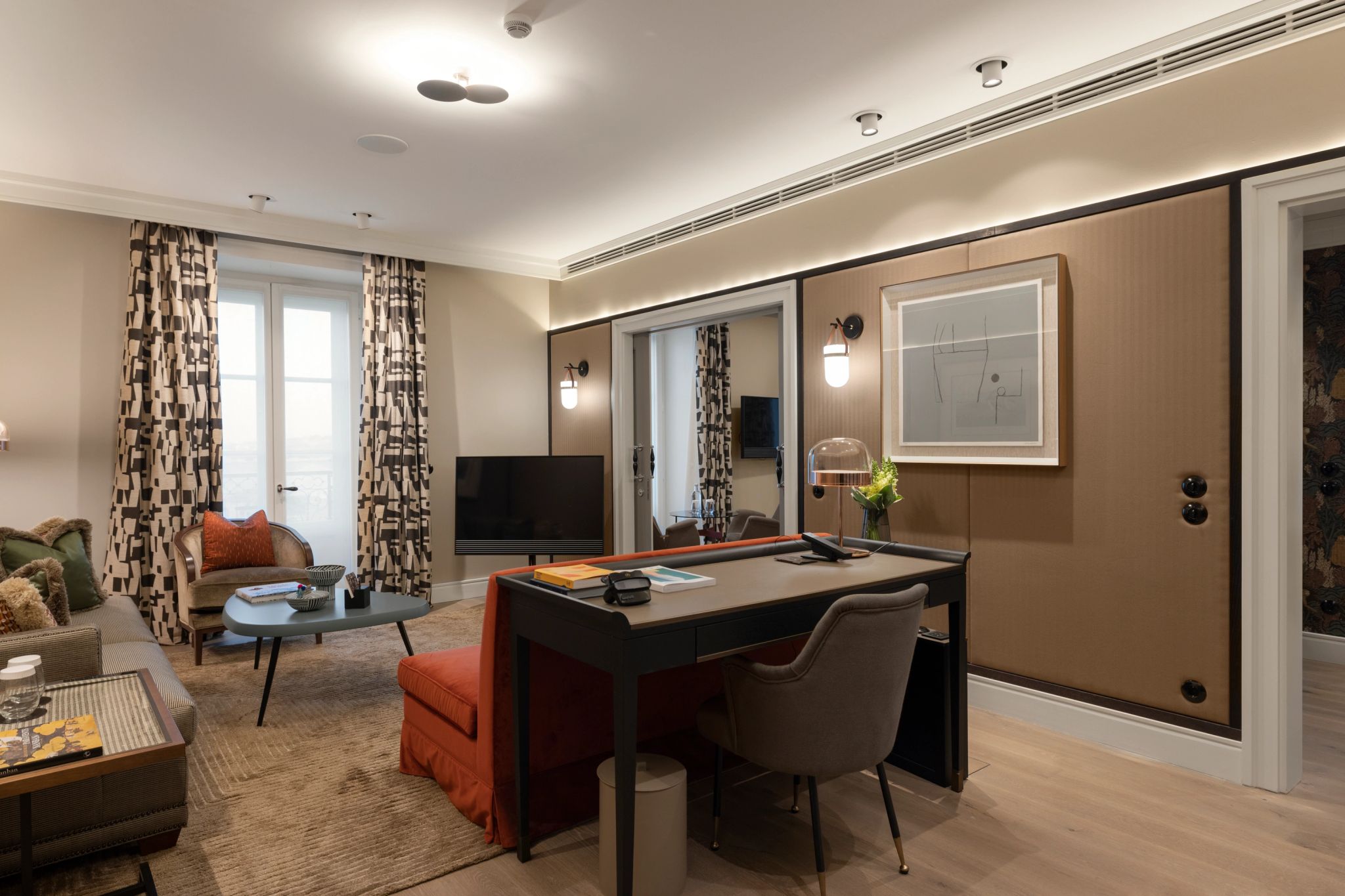 Assinatura Bairro Alto mesa de trabalho – sala de estar – suite premium