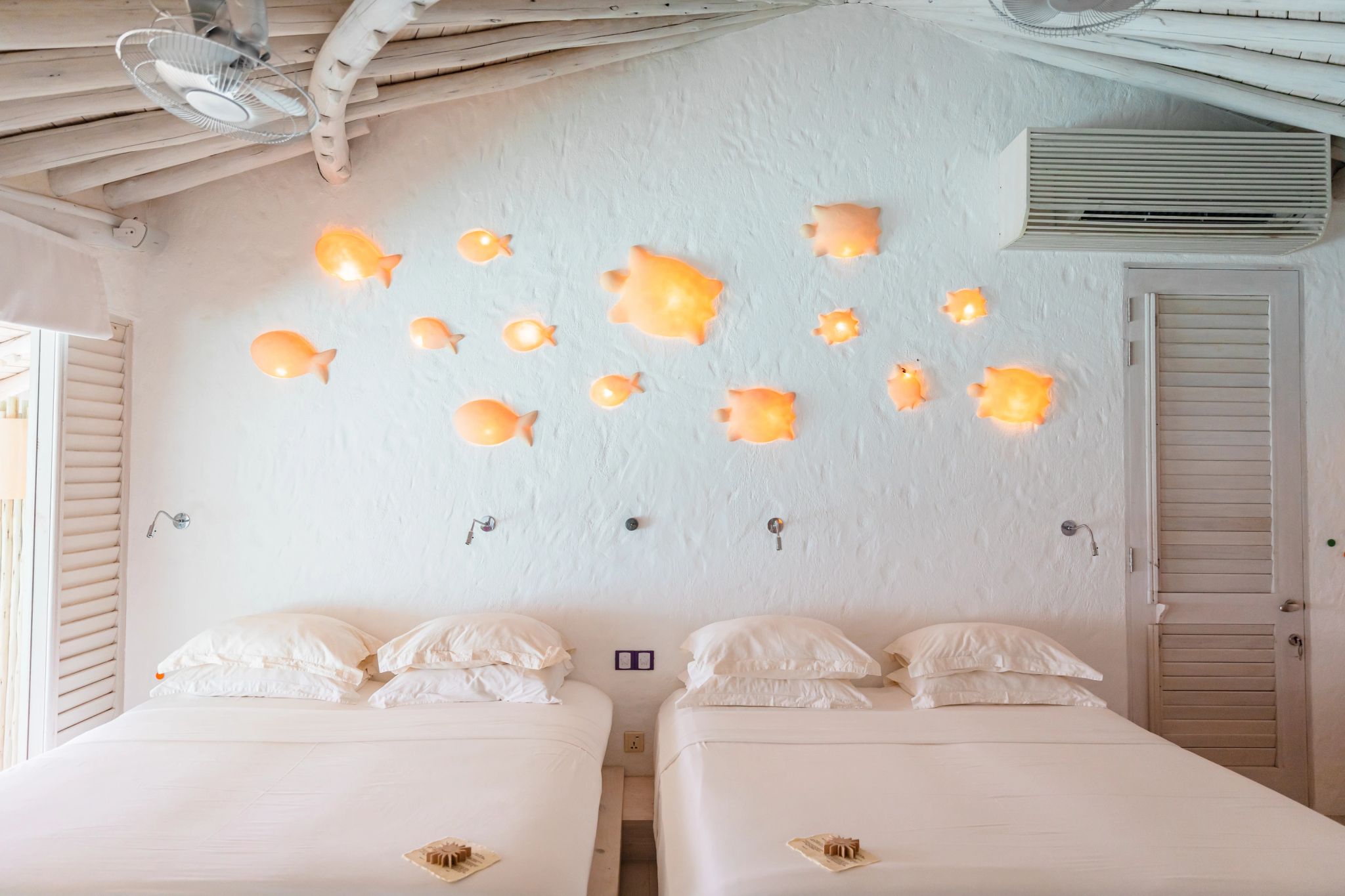 Five Bedroom Water Retreat Slide quarto com duas camas - quarto para crianças - camas twin