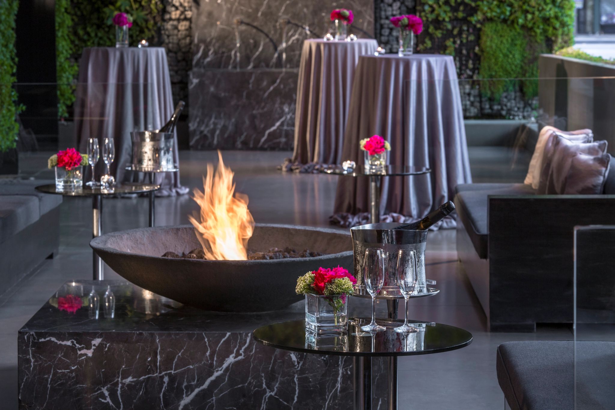 mesa de mármore - restauante com terraço - hotel de luxo