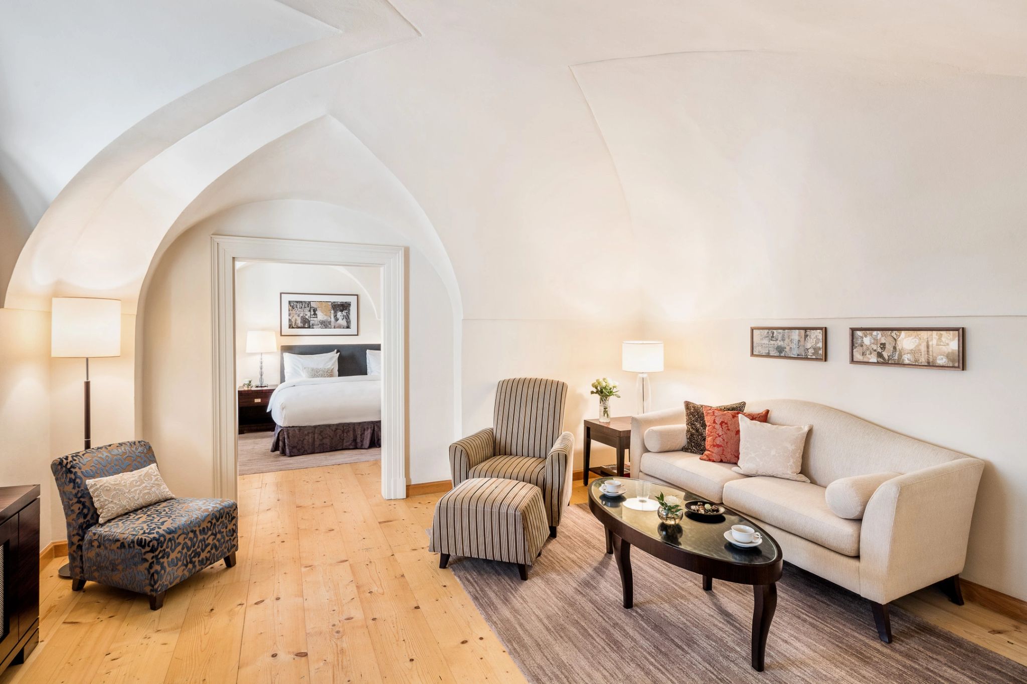 Lazar Suite suite com sala – sala de estar – design chique