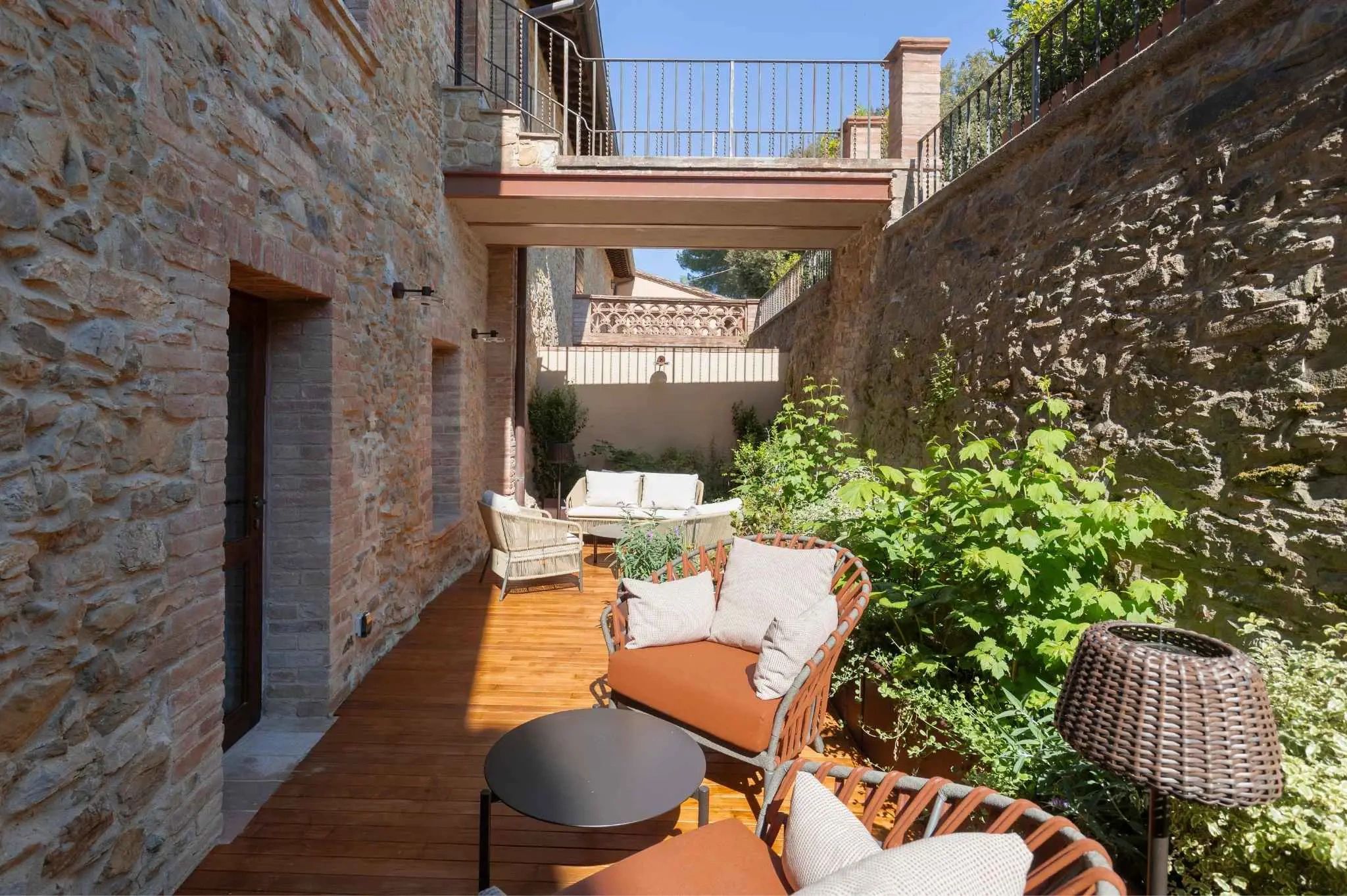 patio privativo - sala de estar - suite jardim