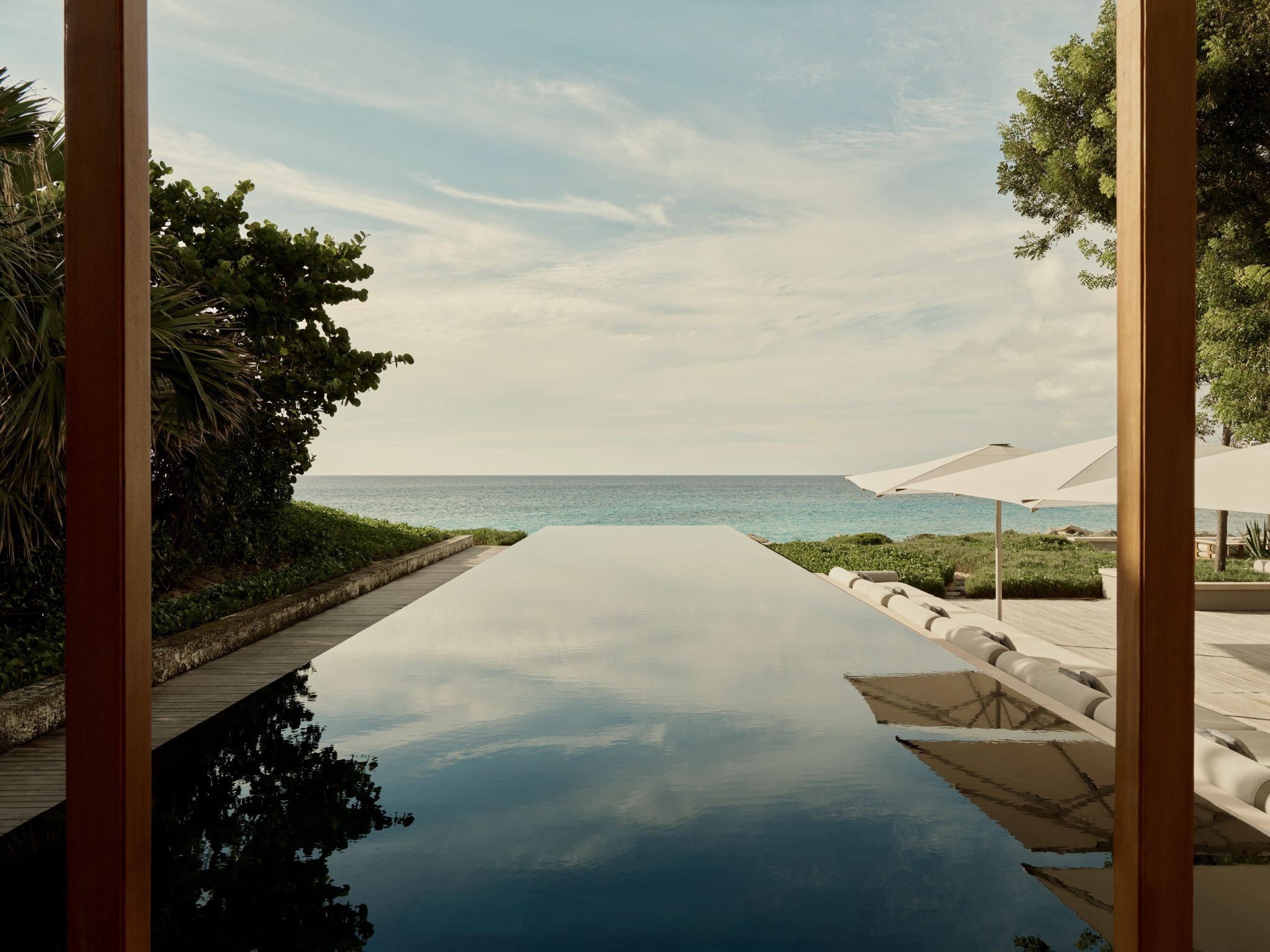 The Artists Villa piscina infinita - vista mar