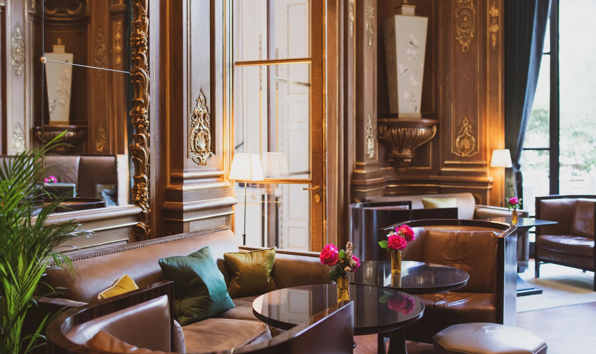 áreas comuns the peninsula paris - móveis de madeira original