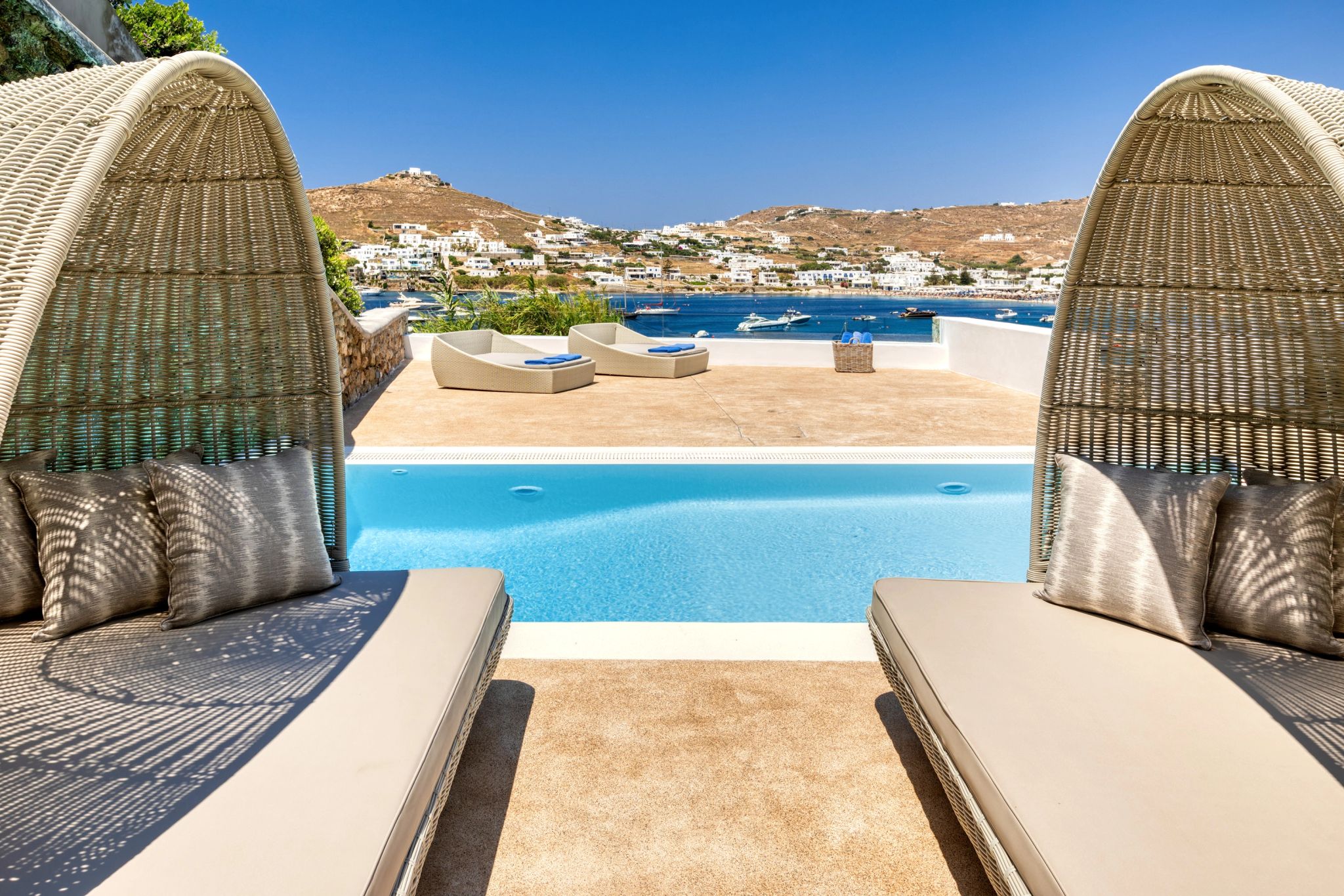 Crystal Two Bedroom Villa, Bedroom 1: 1 King, Bedroom 2: 2 Twin, Sea View, Balcony, Private Pool  piscina externa - piscina privativa - lazer ao ar livre