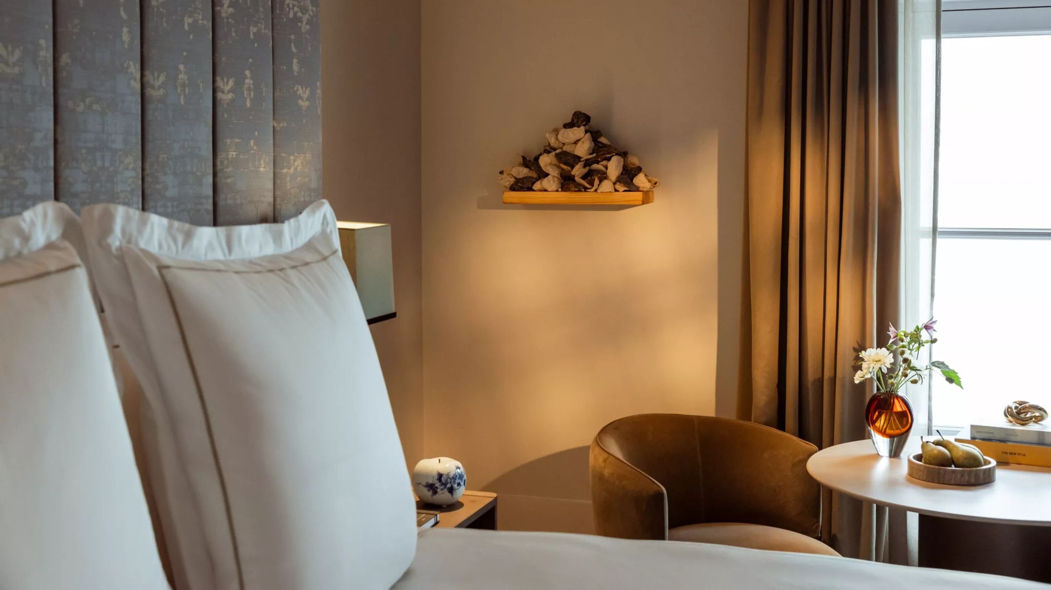 quarto de hotel - cama king - quarto casal - quarto moderno
