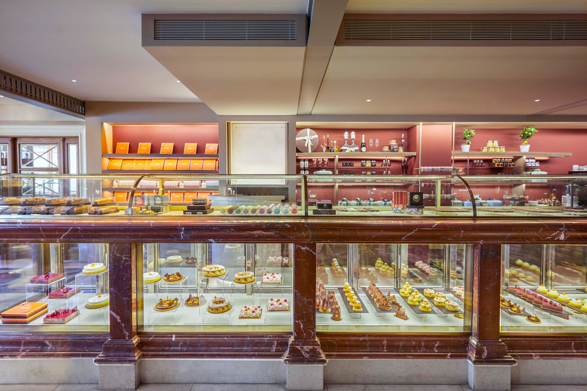 GB Corner Gifts & Flavors vitrine de doces - confeitaria gourmet - confeitaria moderna