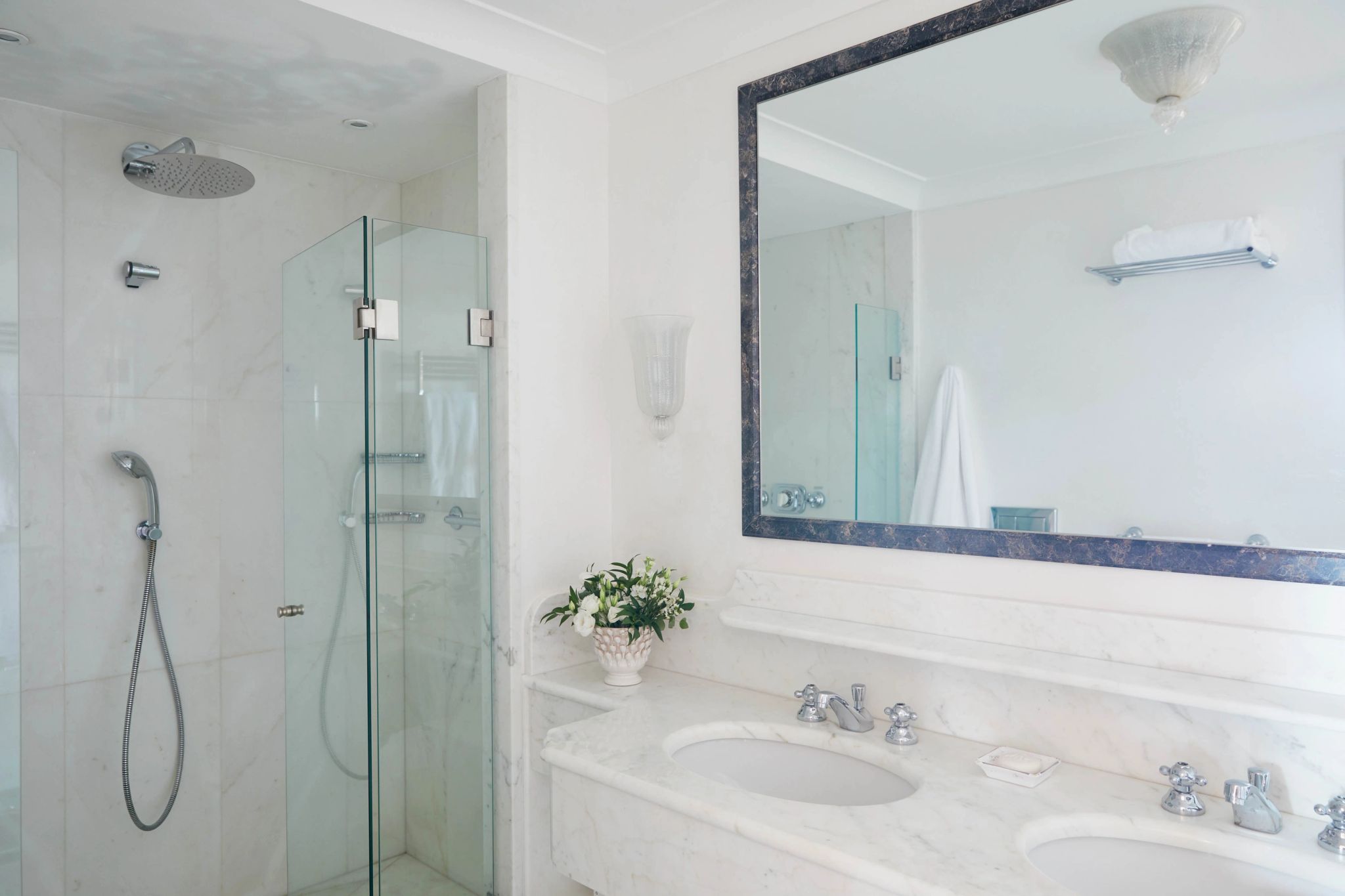 banheiro com vista – banheira de luxo – banho premium