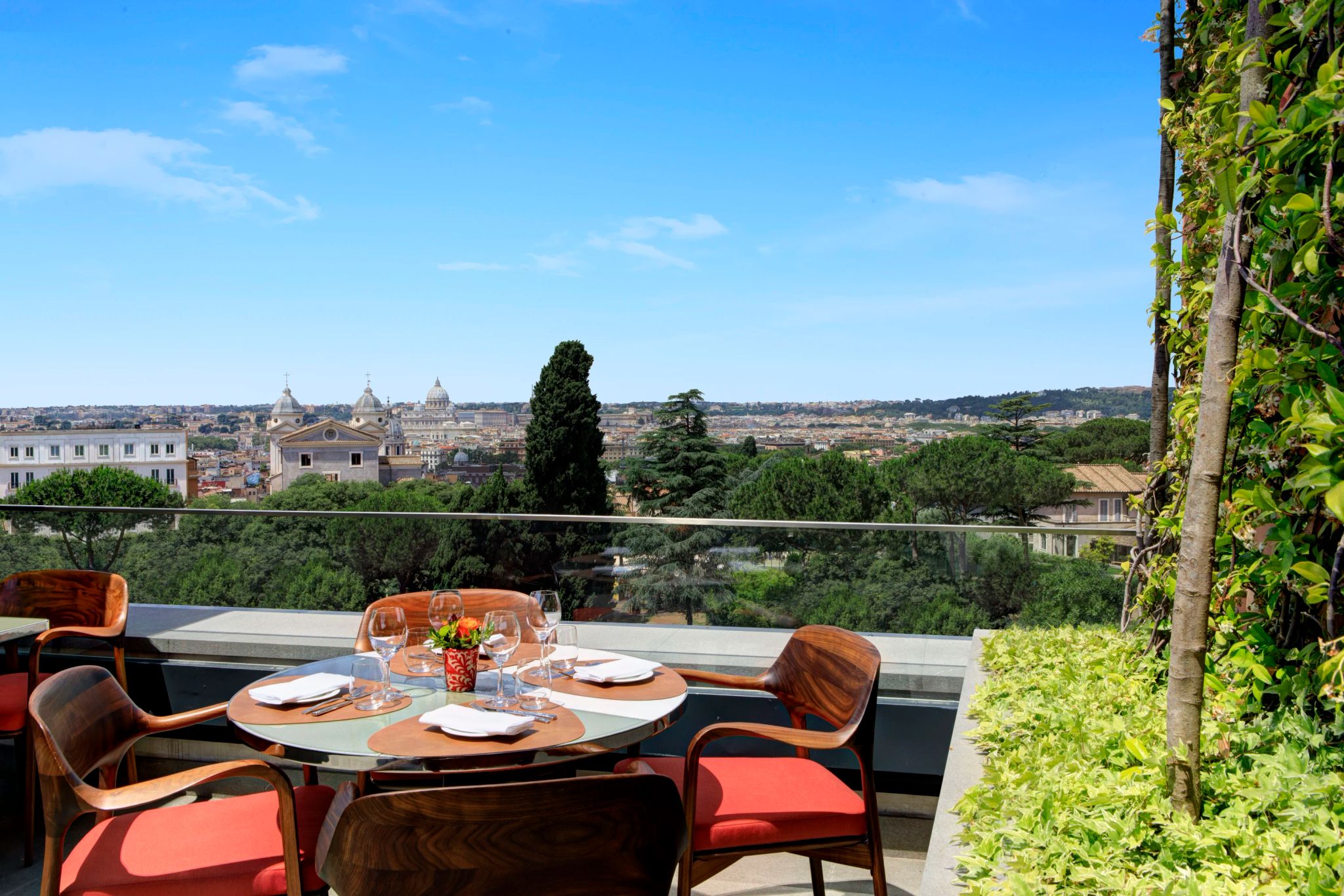 vista panoramica roma – almoço ao ar livre – restaurante com terraço 