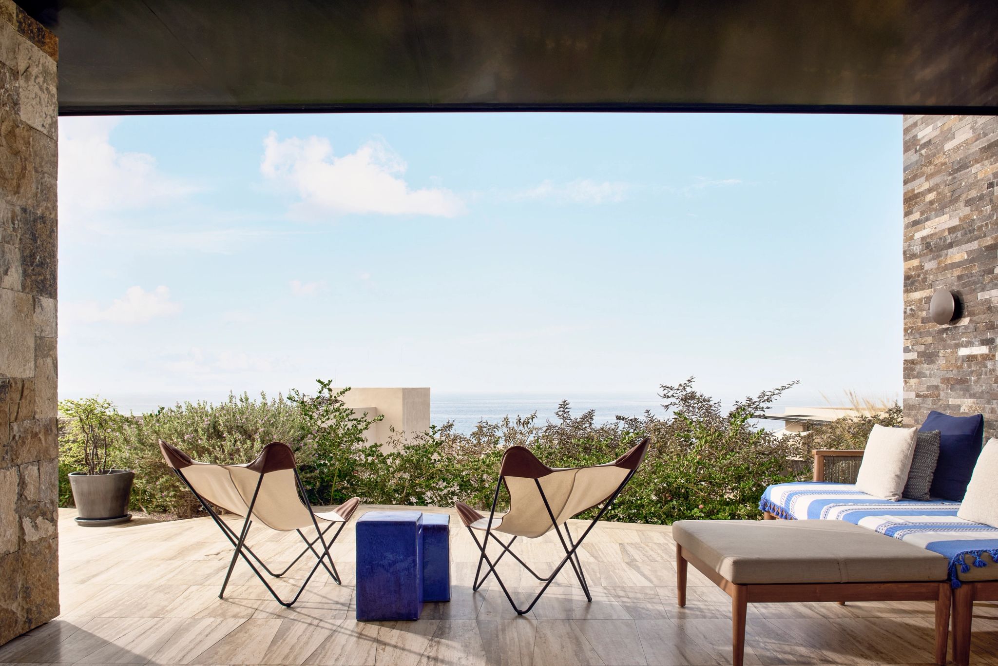 Partial Ocean View Two Queen Grounf Floor Terrace terraço privativo - terraço mobiliado - quatro com terraço - vista mar - terraço vista mar