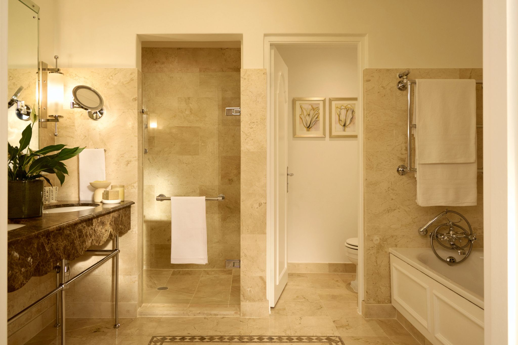 Studio Suite banheiro da suite – banheira – banho premium