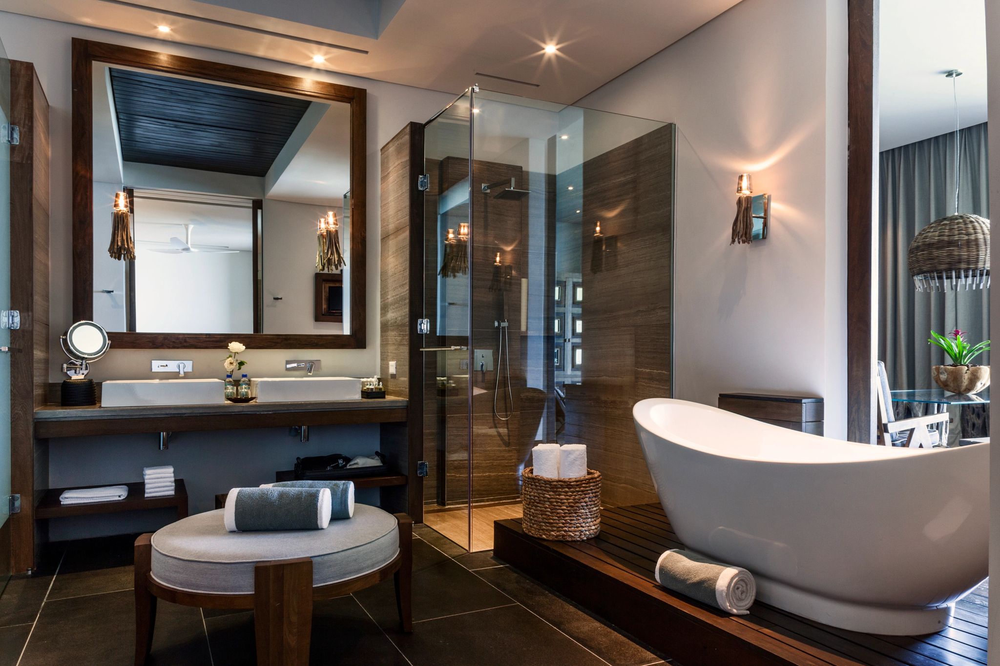 Master Suite banho relaxante - decoraçao em madeira – banheiro suite