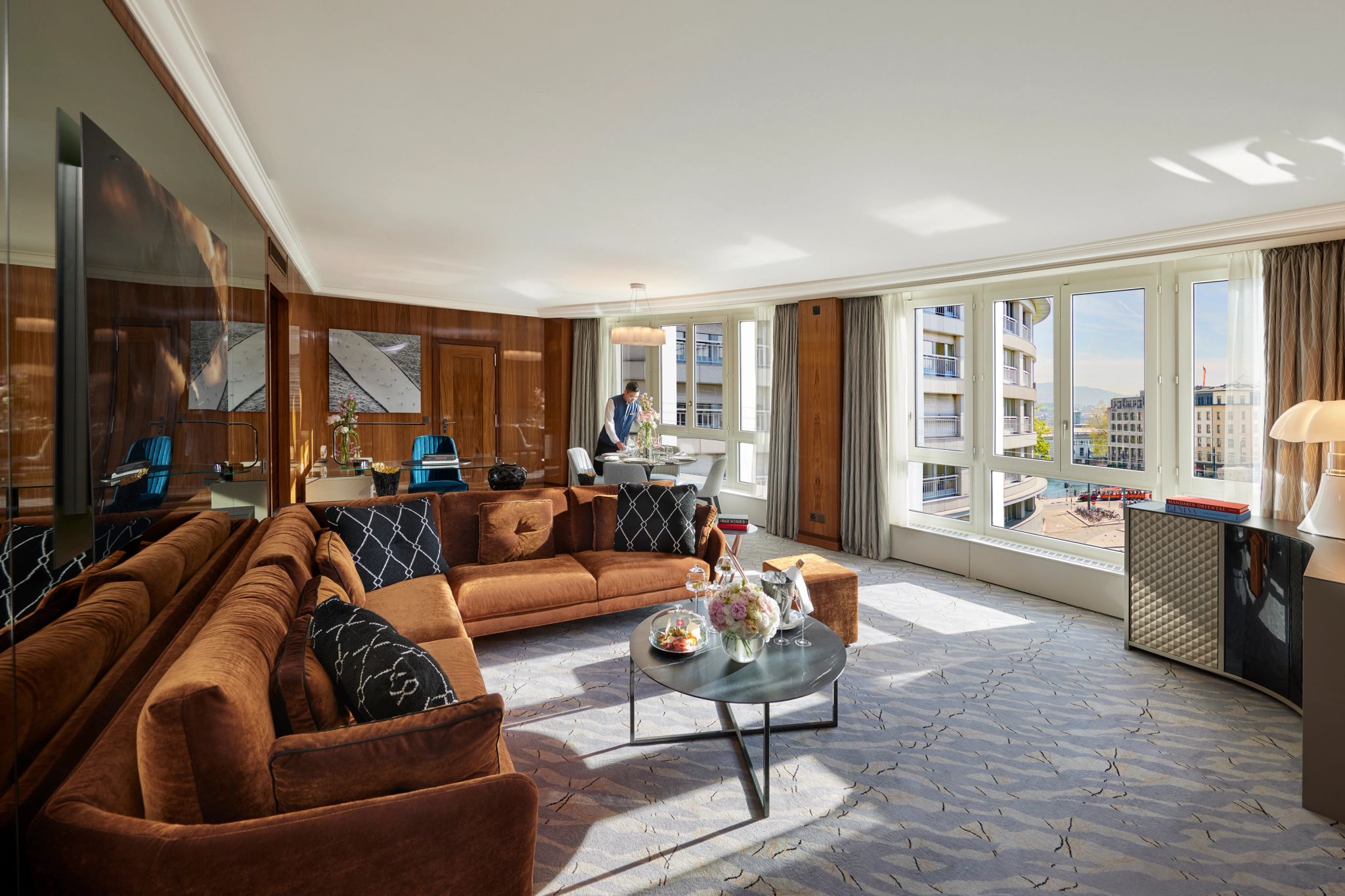 River View Corner Suite suite ampla - sala grande - vista suica