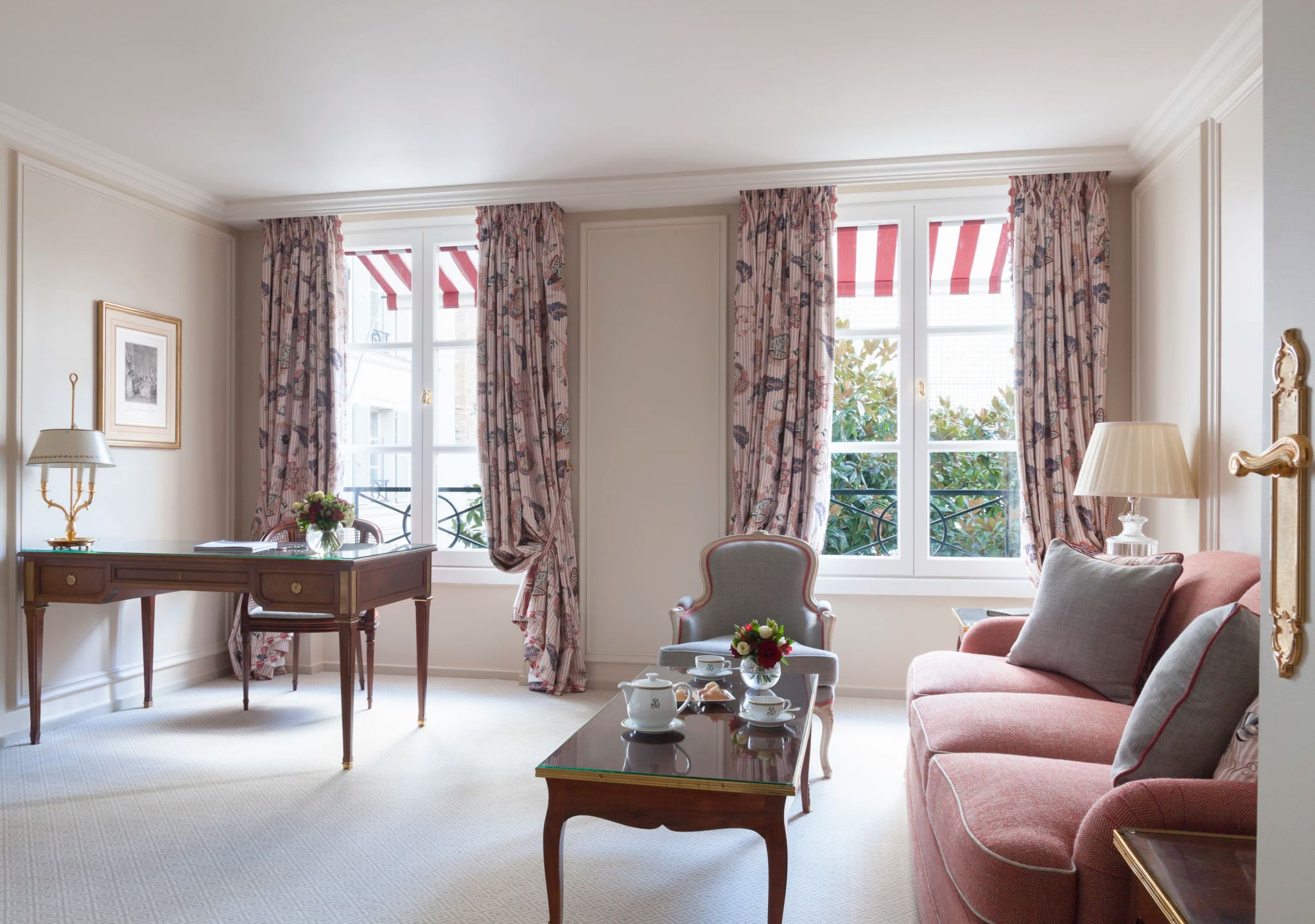 Garden Deluxe Suite suite com sala - ampla sala de estar - sala classica - sala vintage