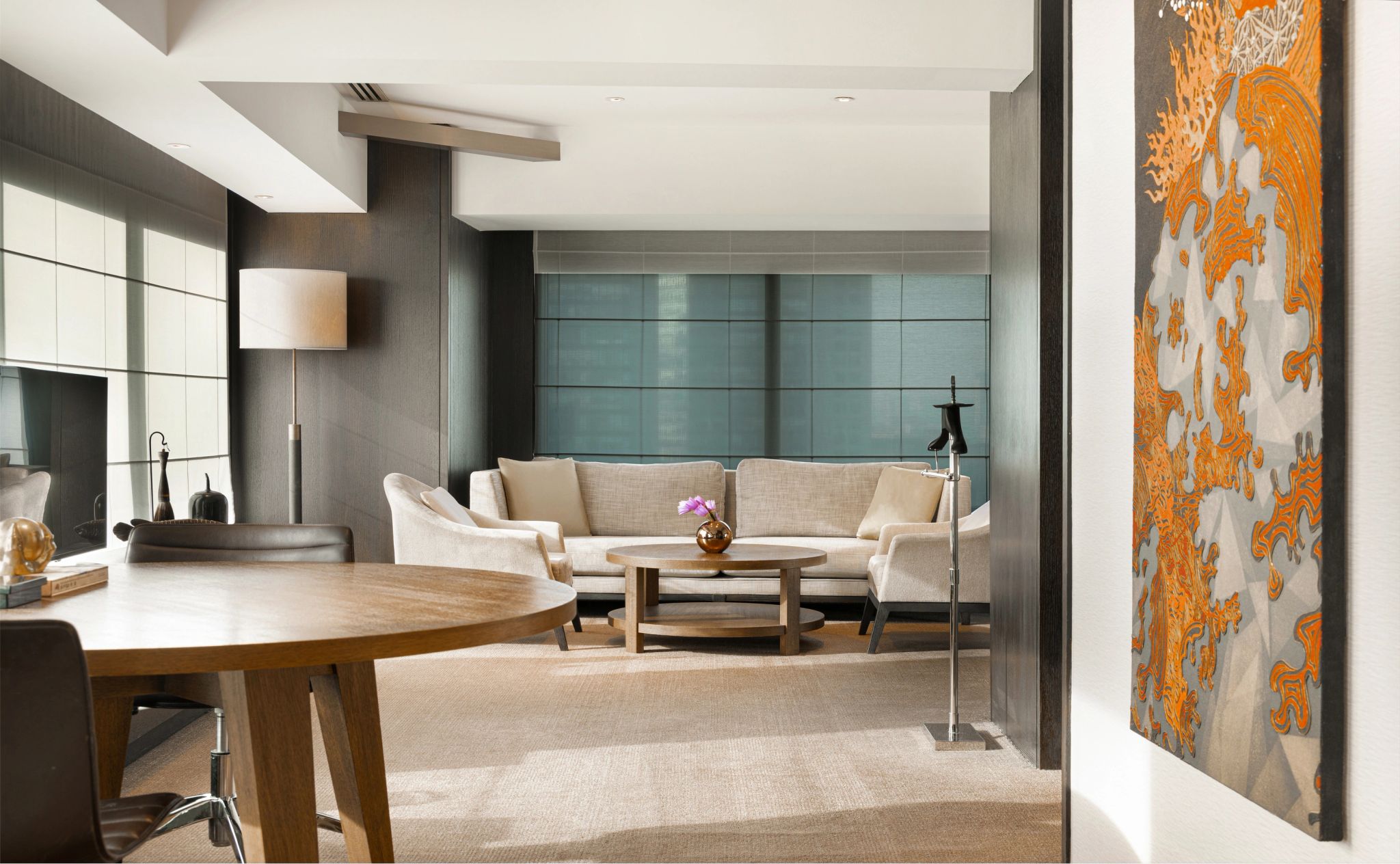 Manor Suite sala de estar - sofa premium - arte na suite