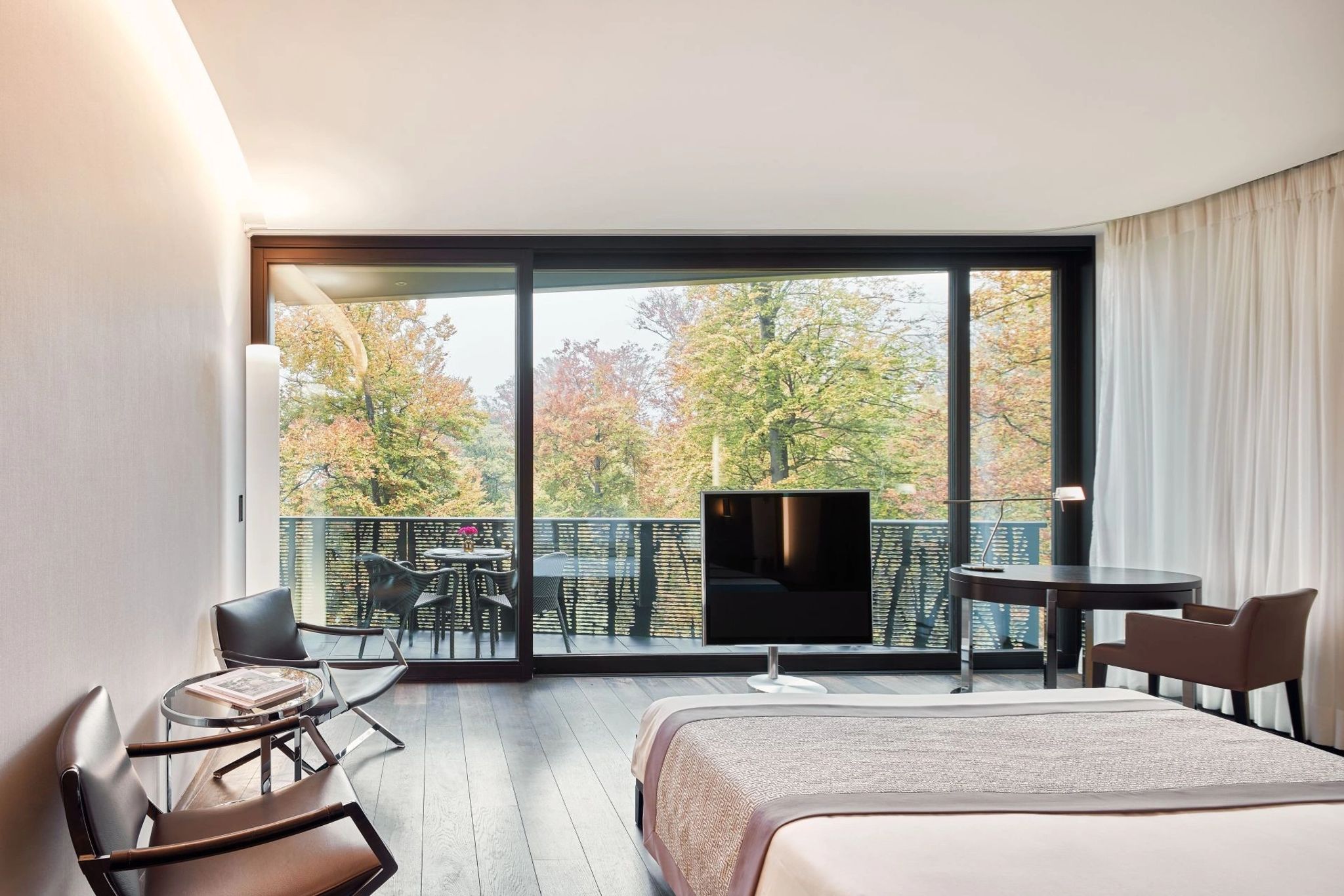 quarto com varanda – quarto com vista – quarto vista floresta - quarto cama king