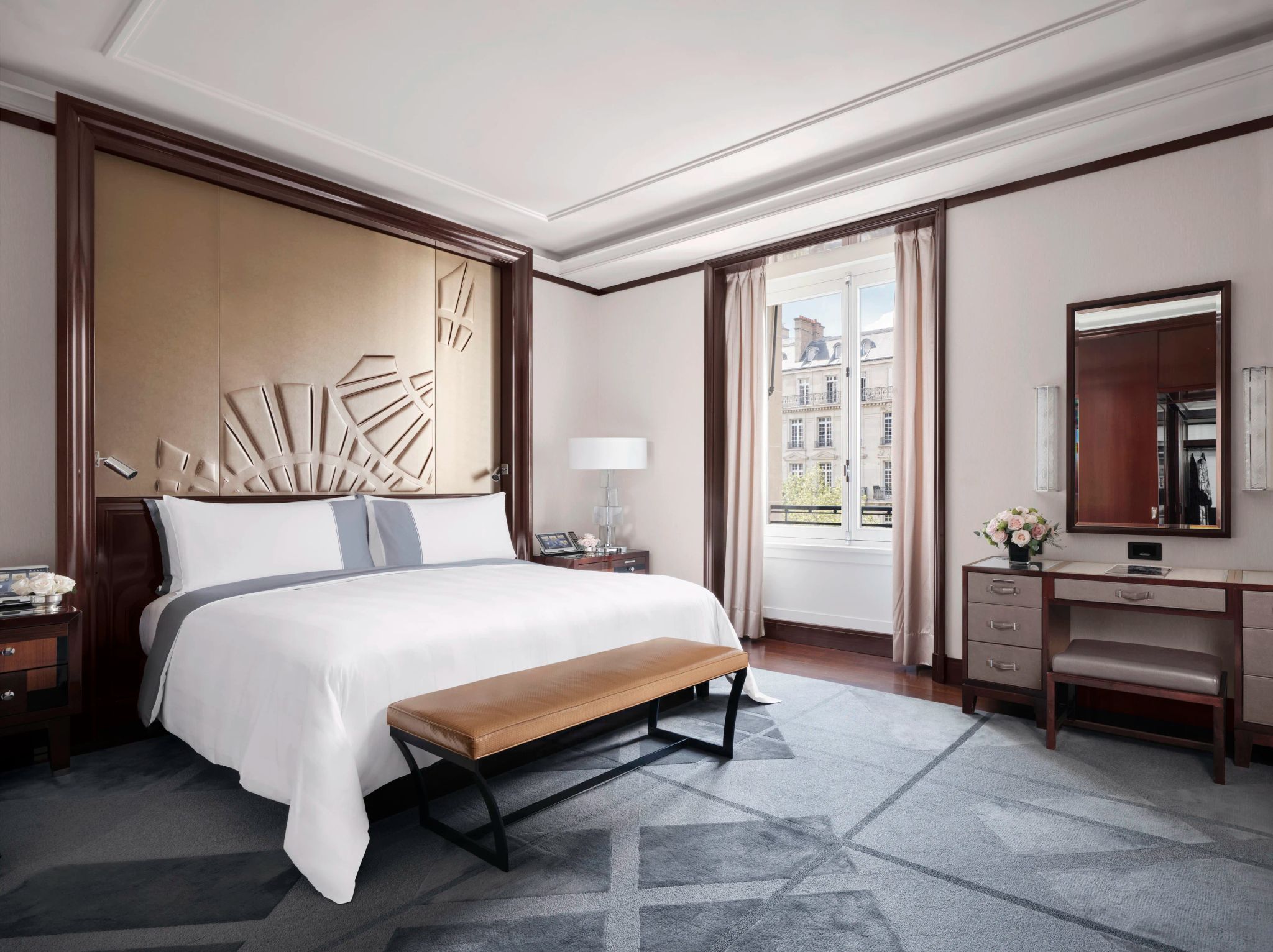 suite deluxe - suites peninsula paris