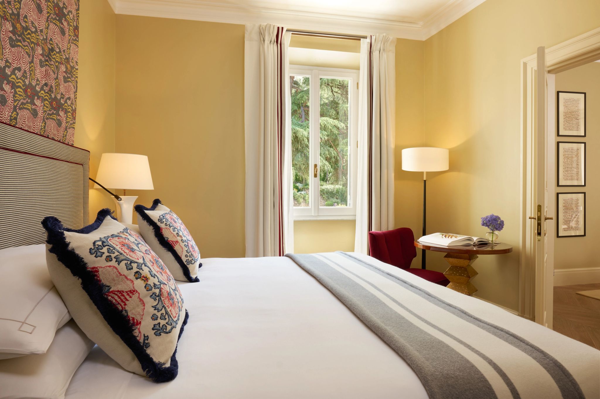 cama king - quarto vista jardim - quarot com vista