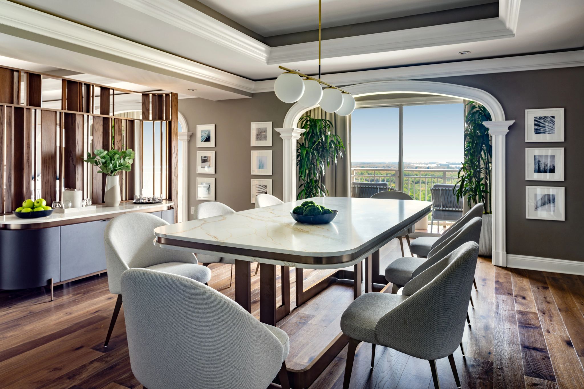 Club Lounge Access, Presidential Suite, 1 King, Lakefront View, Pool View, Balcony sala de jantar - mesa de jantar - jantar privativo