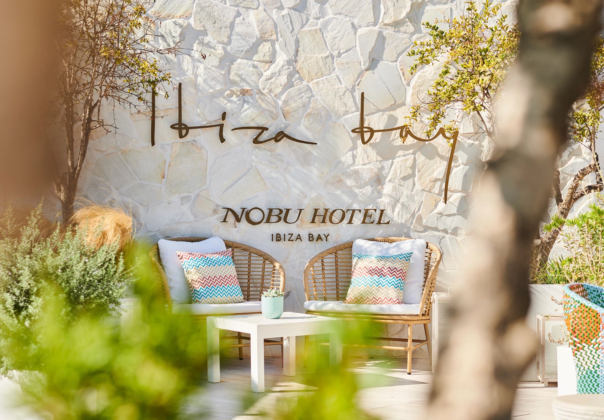Lobby da piscina lounge ao ar livre - lazer ao ar livre - nobu hotel ibiza