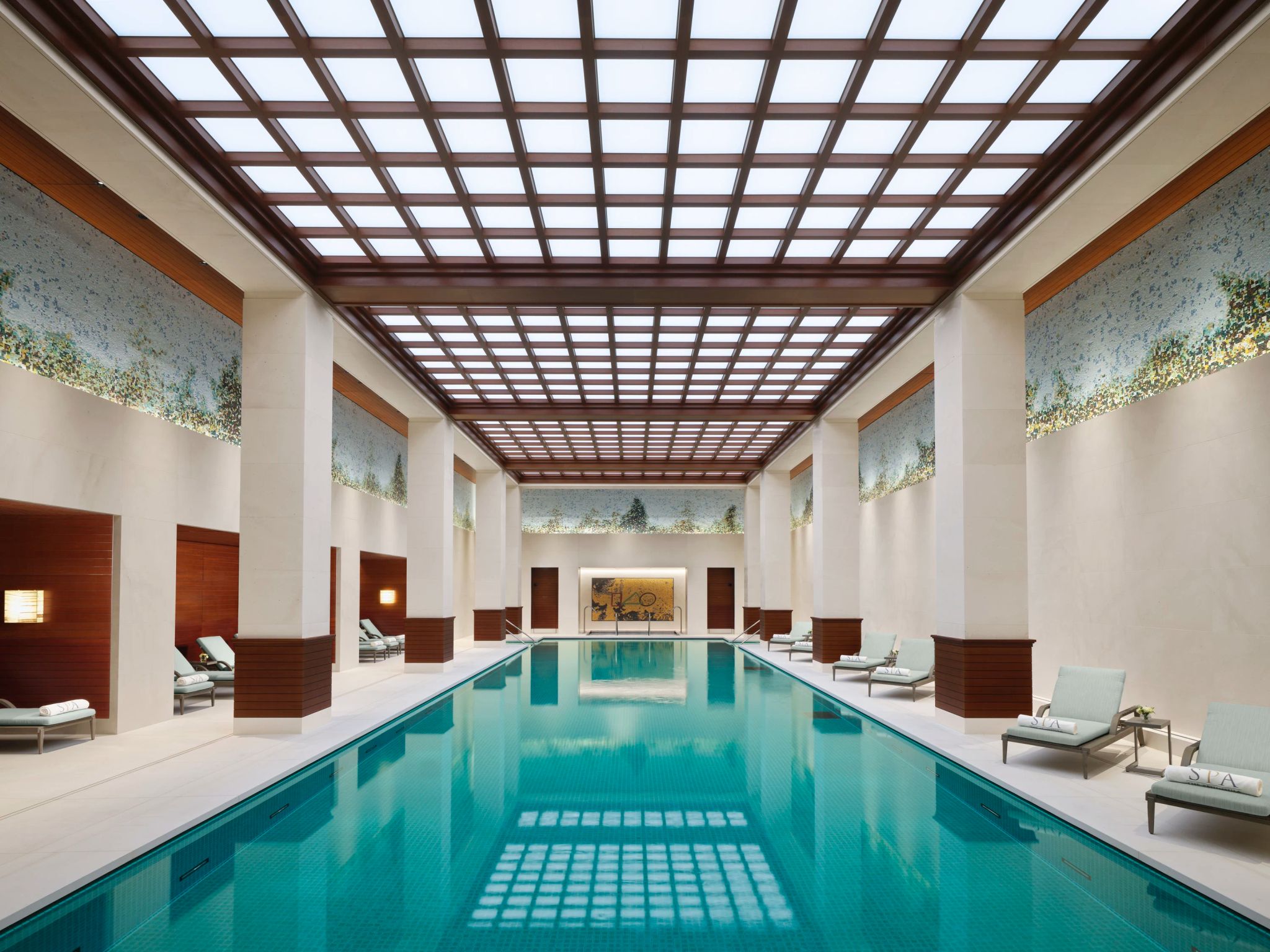 Piscina de luxo – piscina de hotel – piscina aquecida