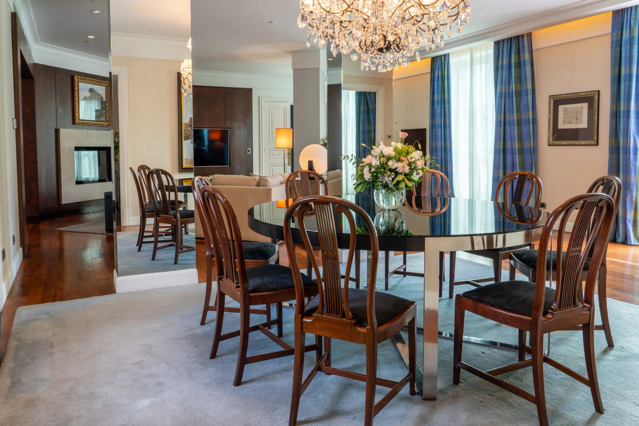 sala de jantar suíte duhau - ornamentos clássicos