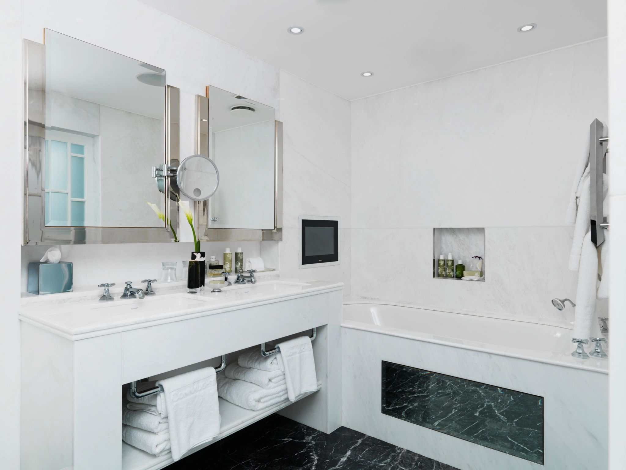 The Library Suite suite com banheira - banheira de imersao - banho premium - banho relaxante