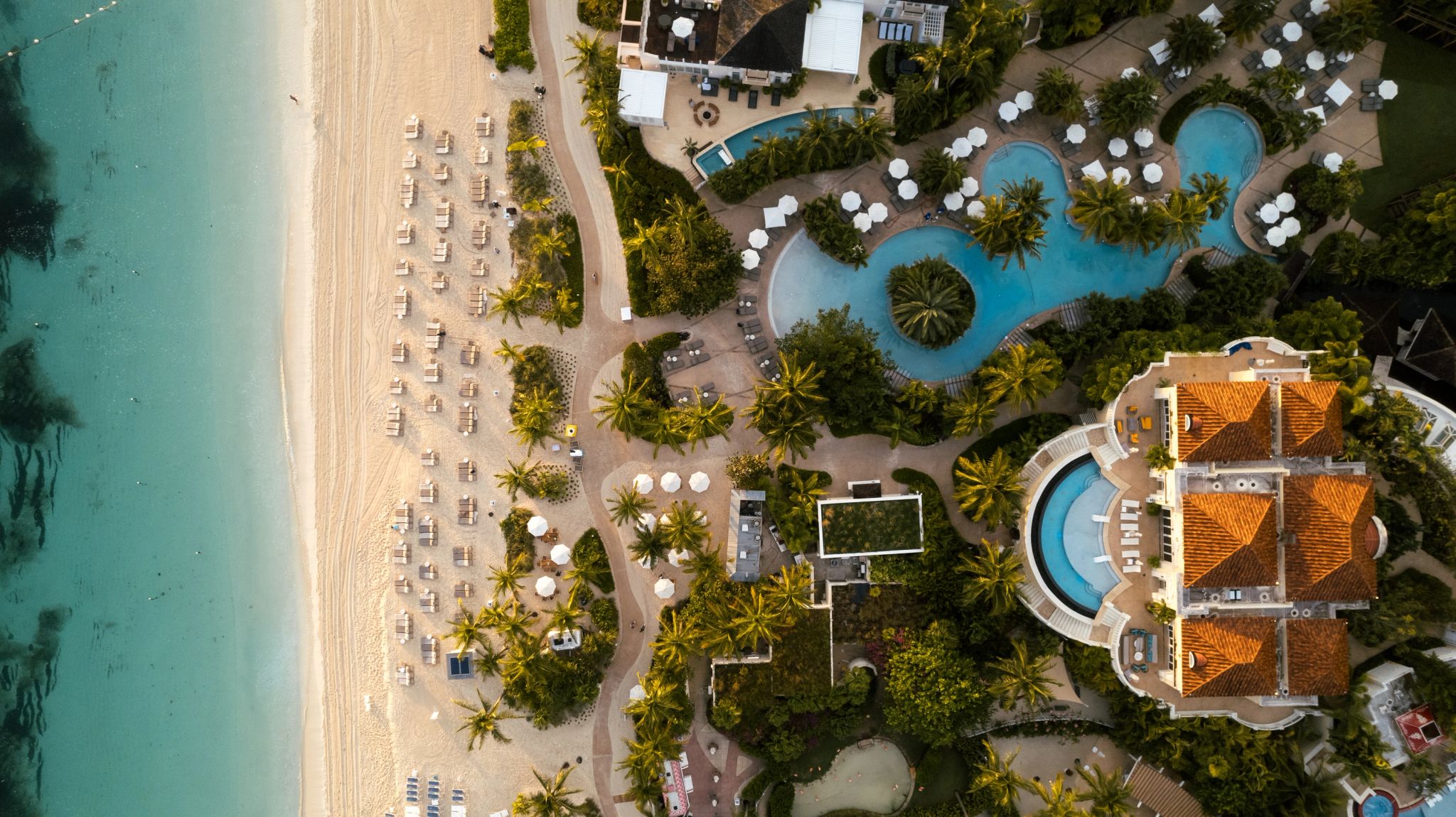 vista aerea - foto aerea bahamas – praia privativa - praia - piscina ao ar livre - resort de luxo