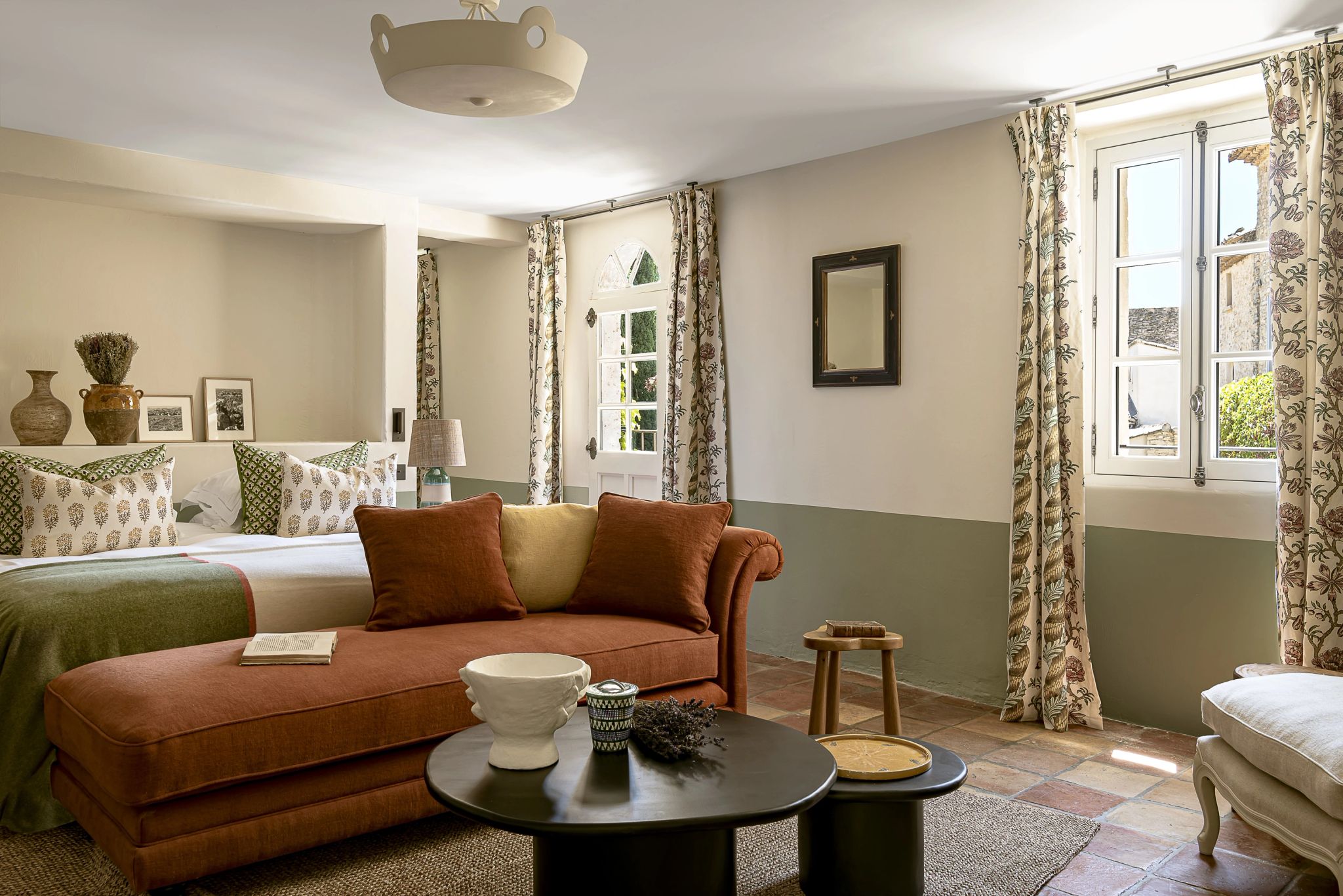 quarto com sala - quarto espaçoso - quarto de hotel
