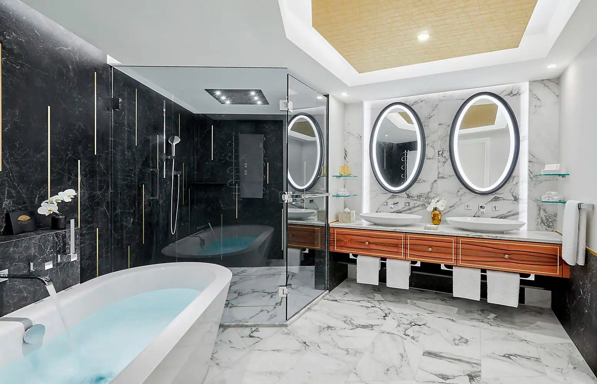 banheiro de hotel – pia dupla – banheira de imersao