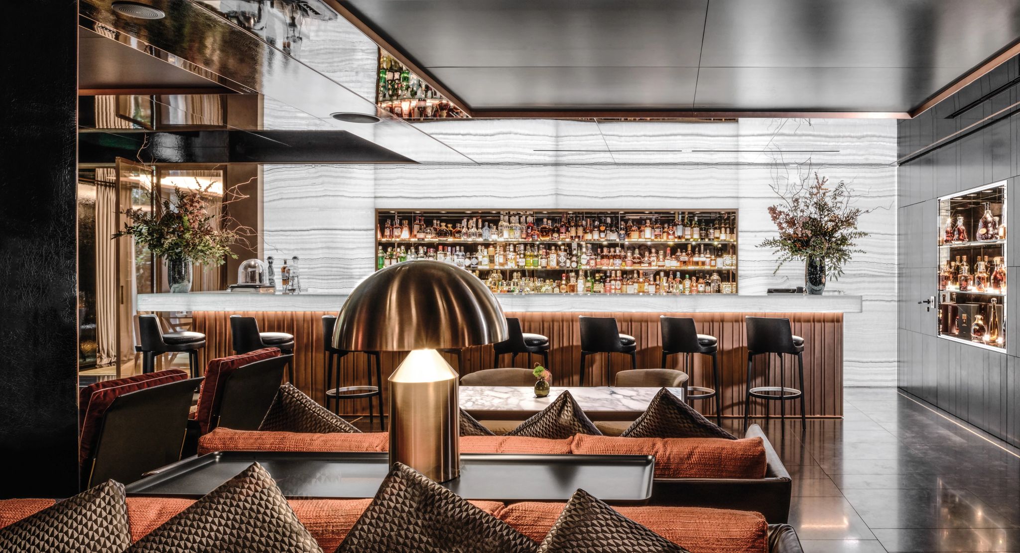 The Bvlgari Bar  bar moderno - vida noturna – bar badalado – bar de luxo