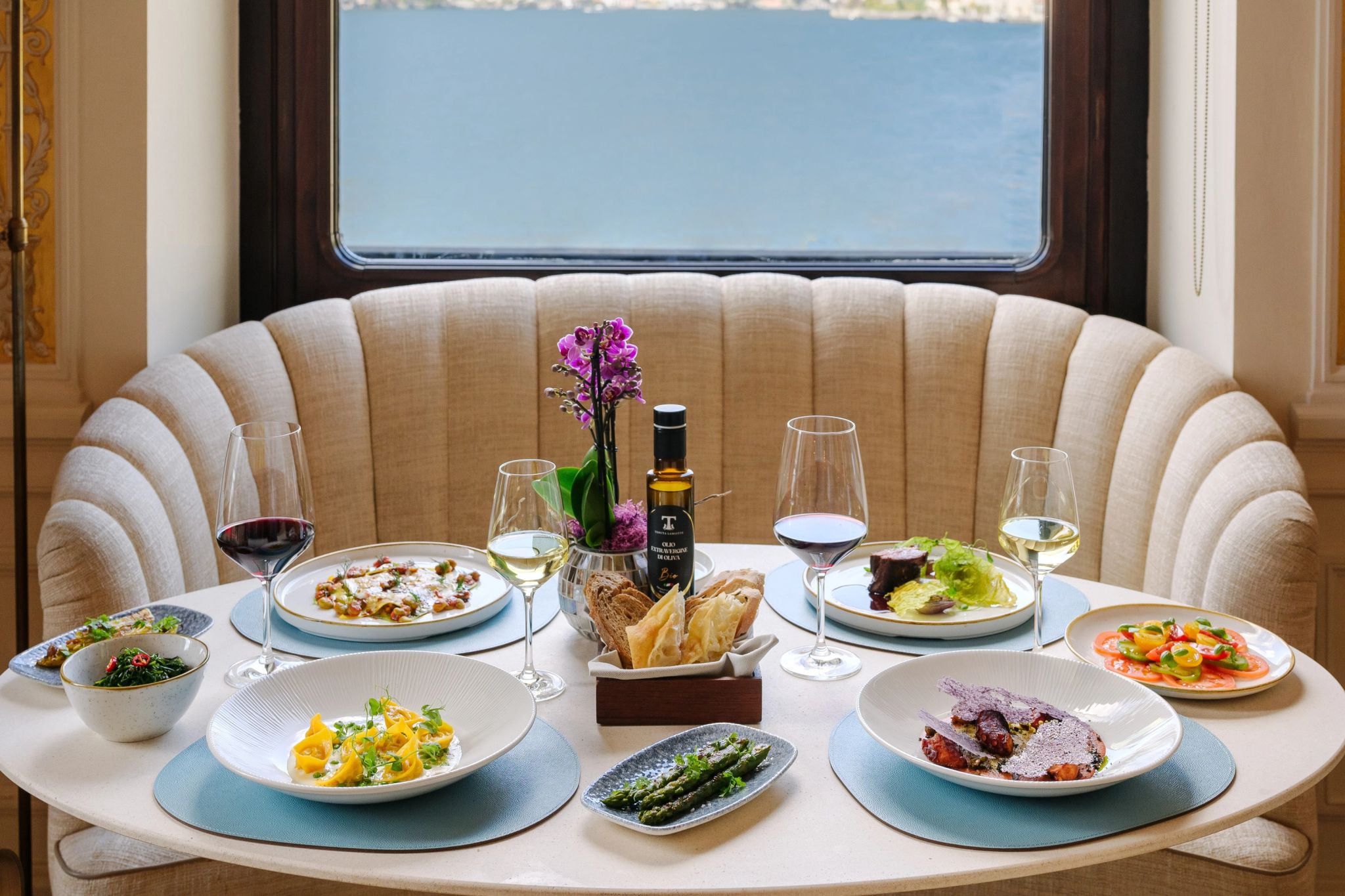 Co. mo Bar & Bistrot pratos gourmet – culinaria italiana – restaurante de hotel