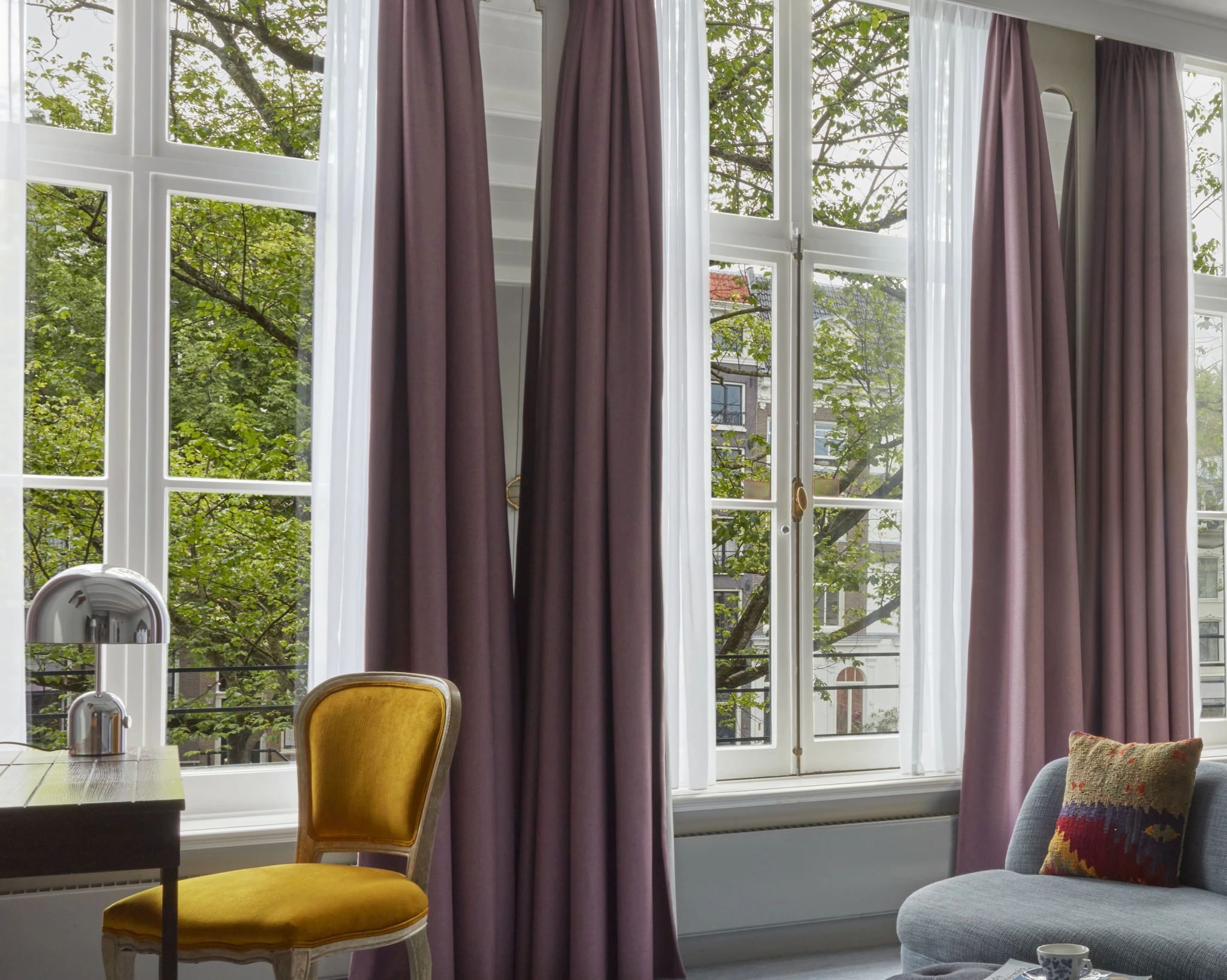 Generous Queen Canal View quarto de luxo - vista panoramica - decoracao moderna