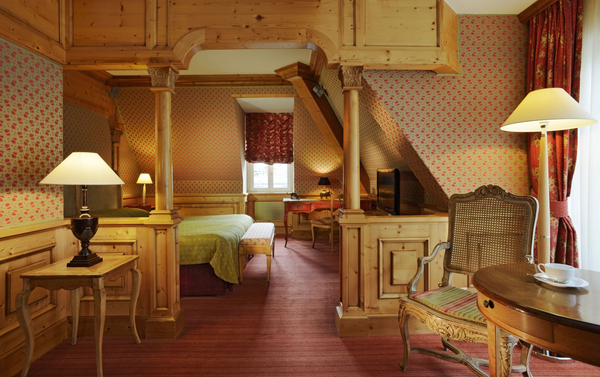 Pollux Suite suite premium- decoracao classica