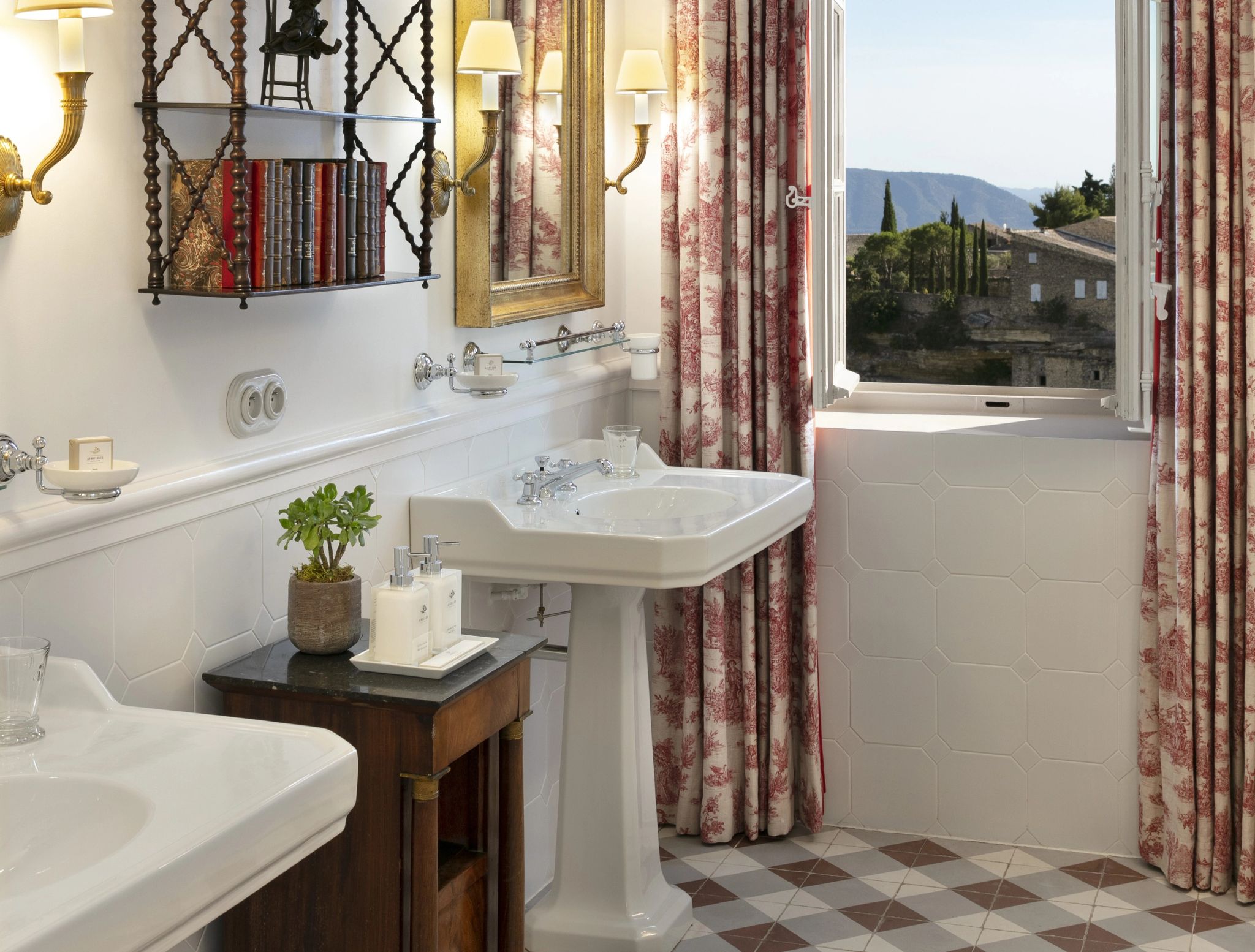 Junior Suite  suite de luxo - banheiro classica - banheiro com vista