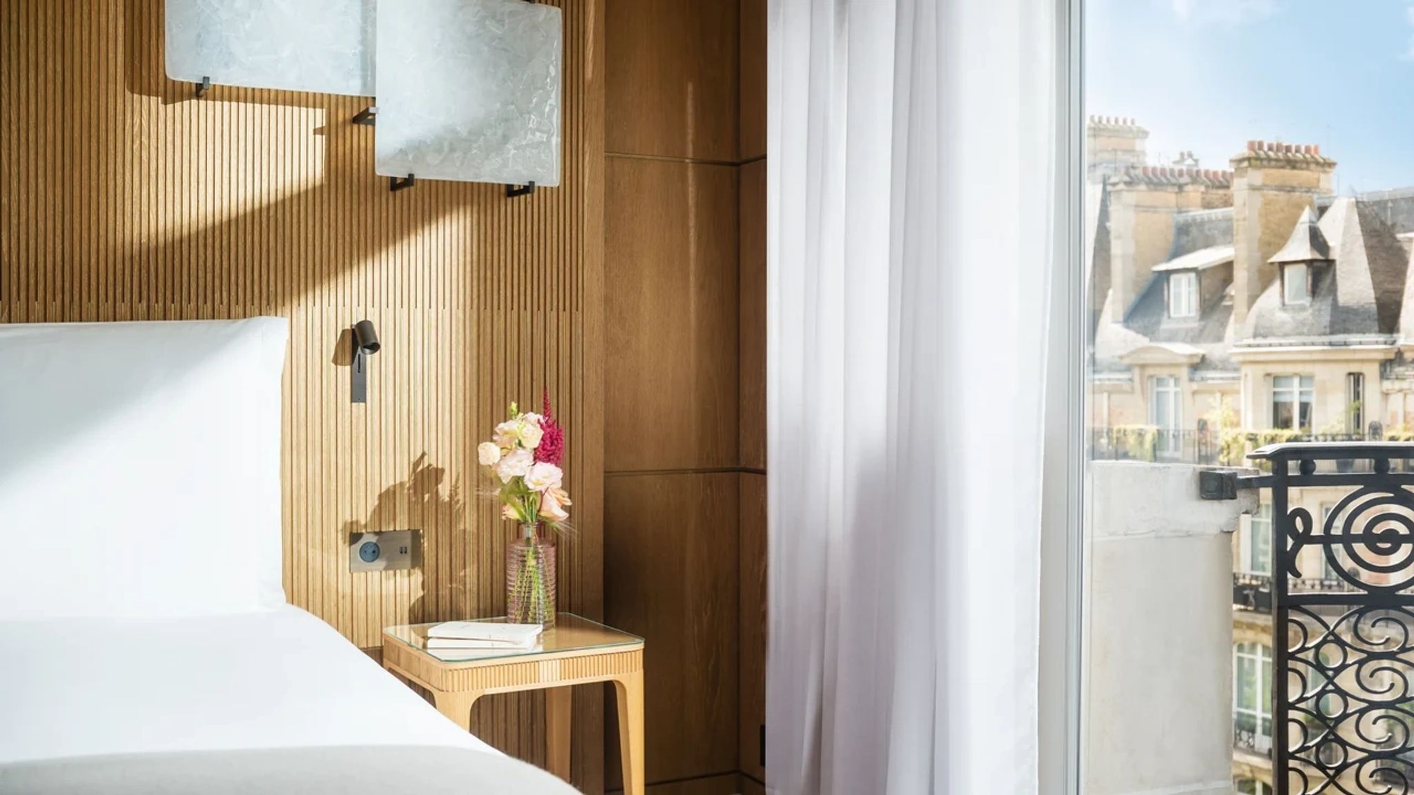 Grand Suite Litteraire cama king - suite vista paris - suite espaçosa