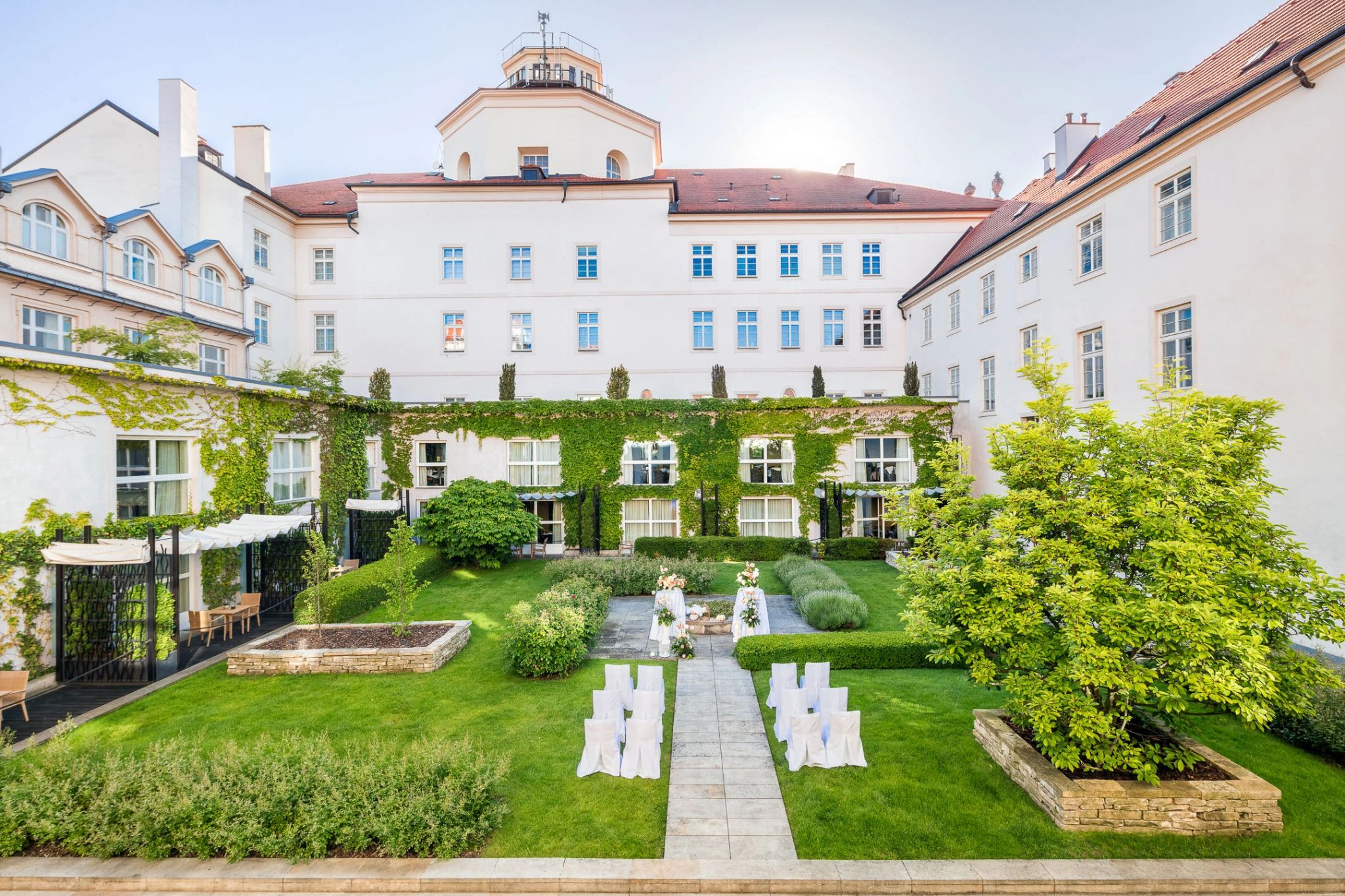 Casamento no hotel casamento em praga – evento no hotel – area externa hotel