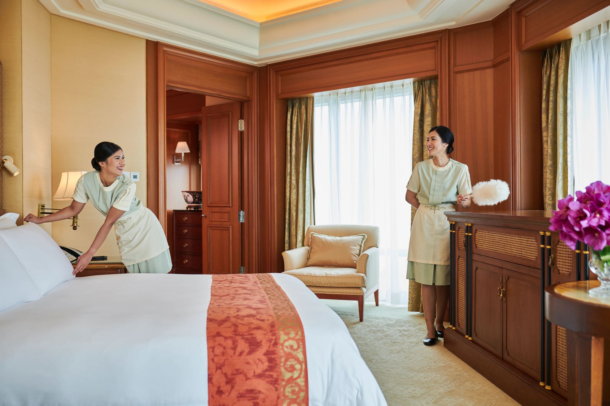 quartos peninsula bangkok - serviço de quarto - quarto cama king - quarto de luxo