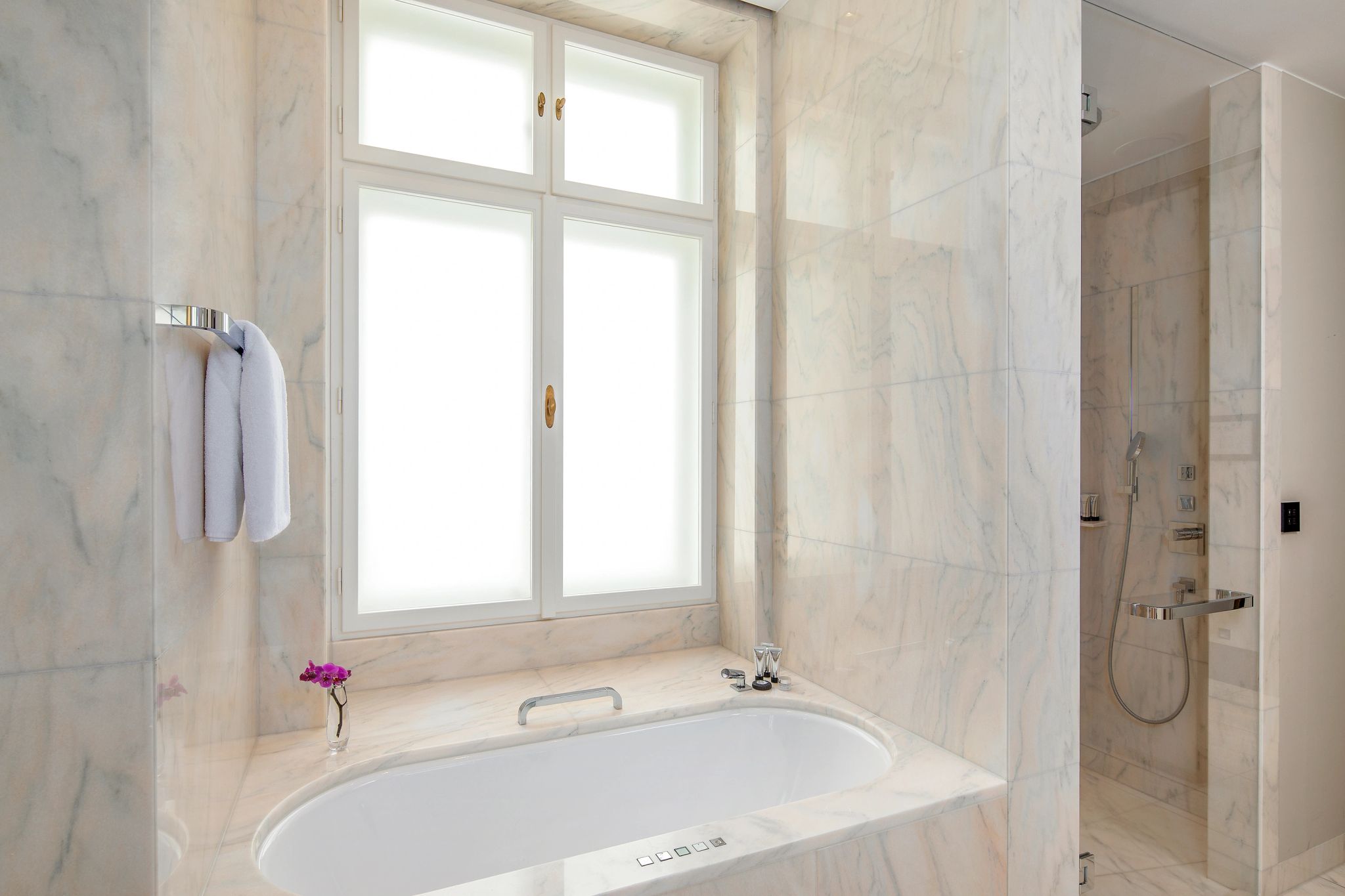 One King Bed Deluxe banho relaxante – banho de banheira – banheira de luxo