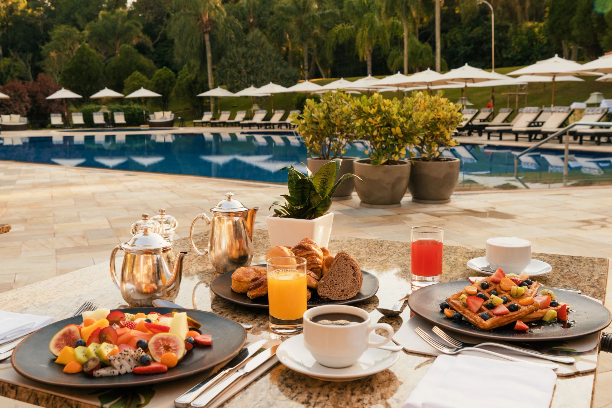 cafe da manha - piscina - hotel