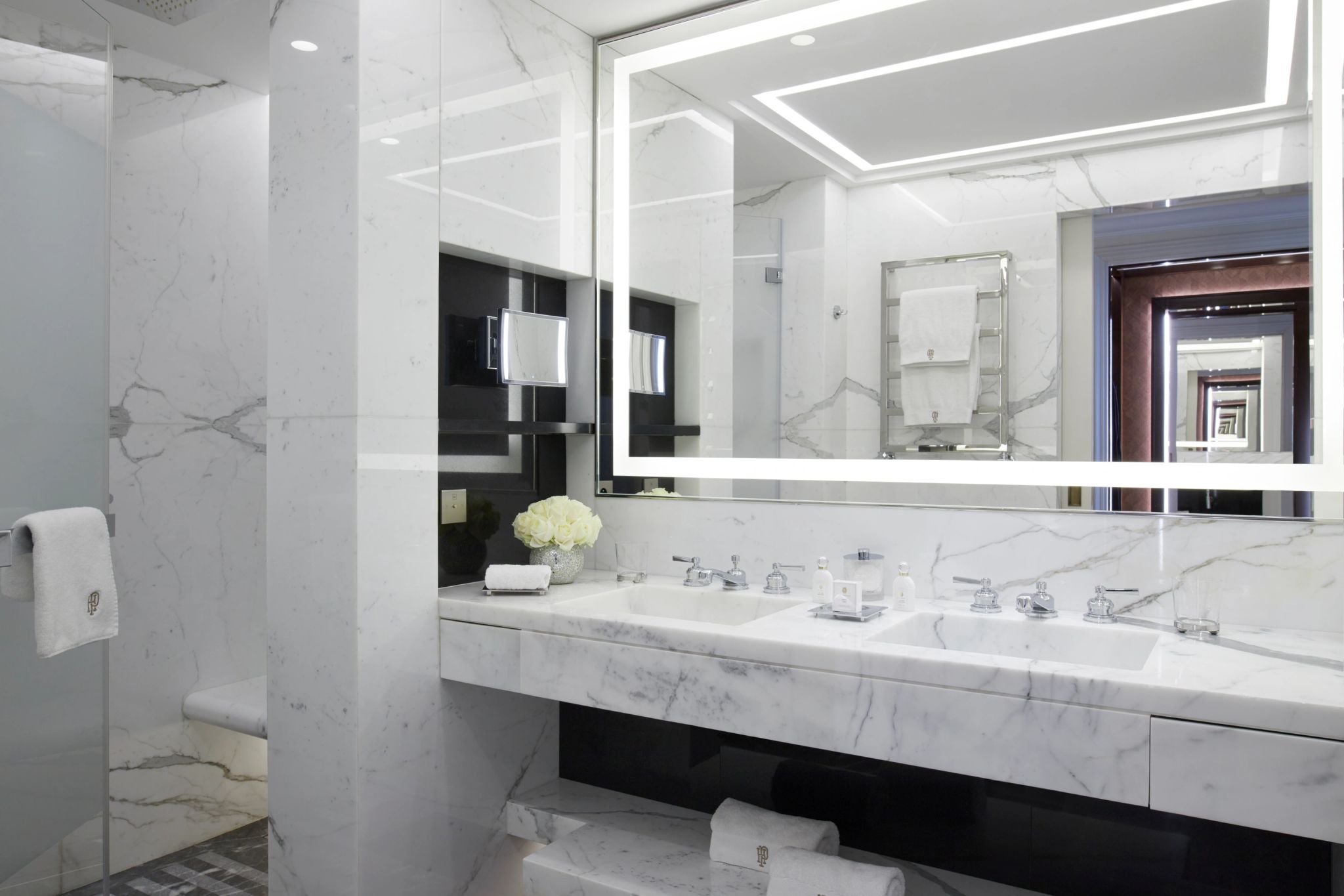 banheiro de luxo – banheiro premium – banheiro com banheira