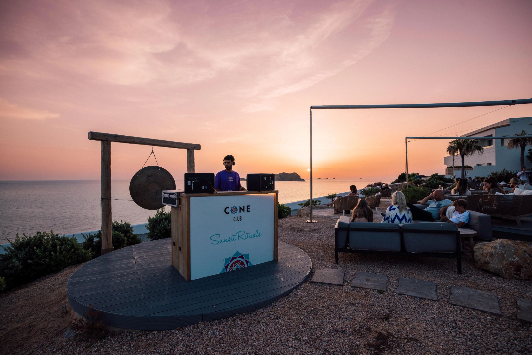 restaurante com vista para o mar - dj - musica ao vivo