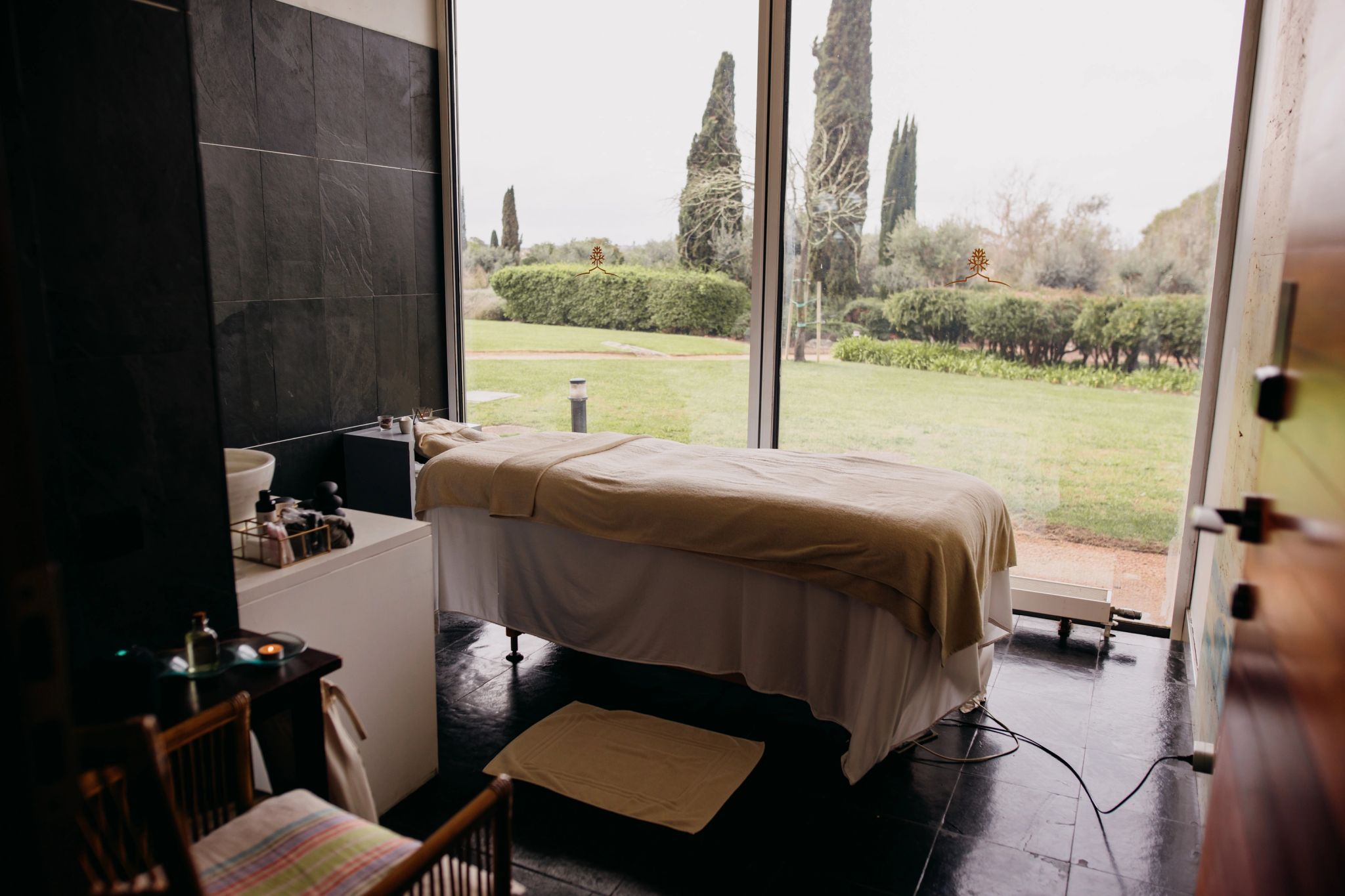 Spa sala de massagem iluminada - ambiente relaxante - decoracao zen