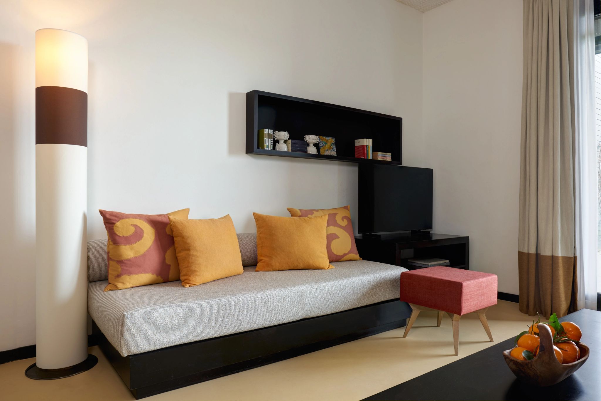 sala de estar – quarto de hotel - sofa confortavel - quarto com sala - sala moderna