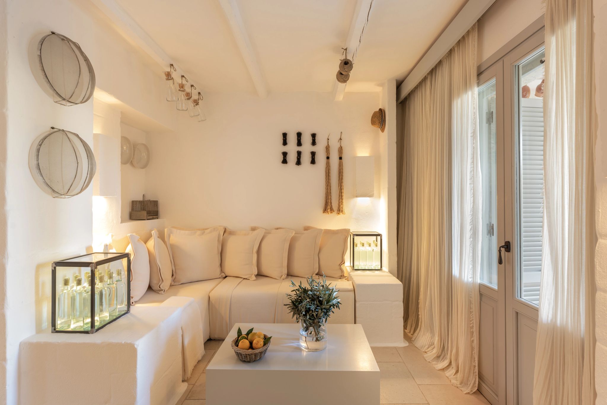 Borgo Casa Bella quarto do hotel – sofa confortavel – sala de estar