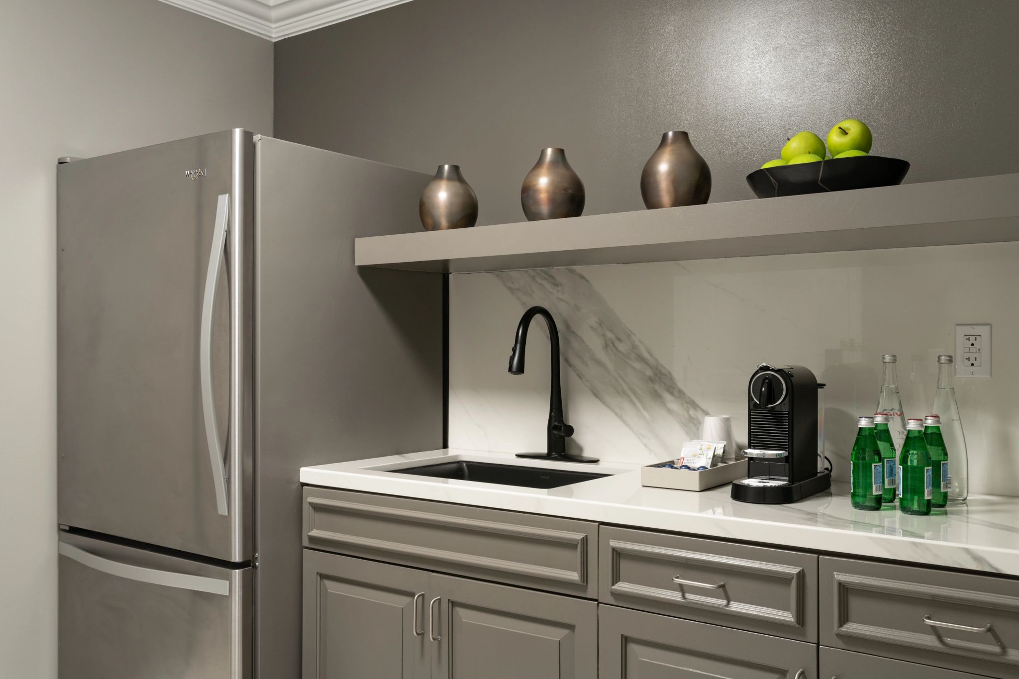 Club Lounge Access, Presidential Suite, 1 King, Lakefront View, Pool View, Balcony cozinha moderna - cozinha equipada - cozinha gourmet